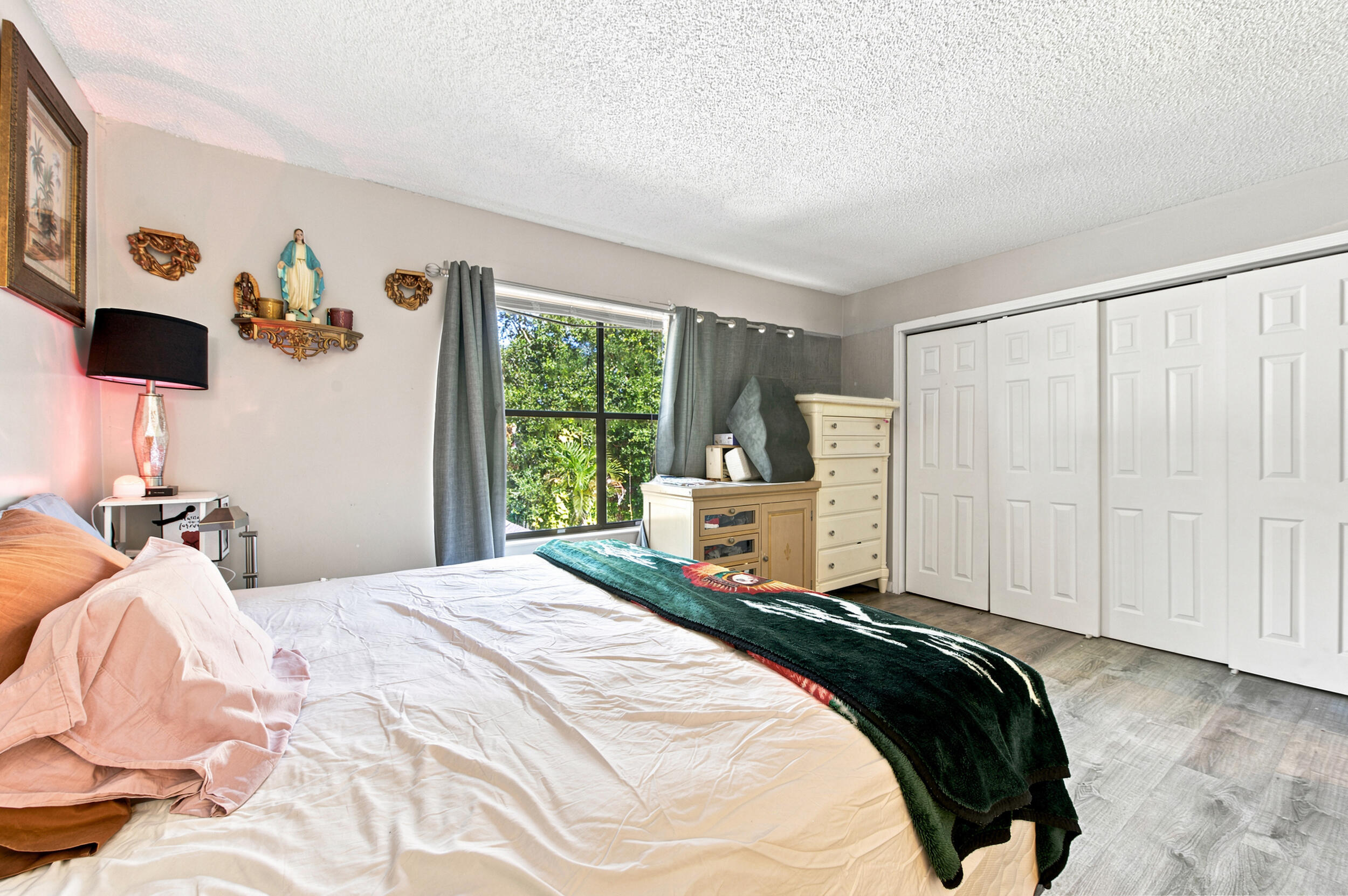 799 Hill Drive E Property Photo 18