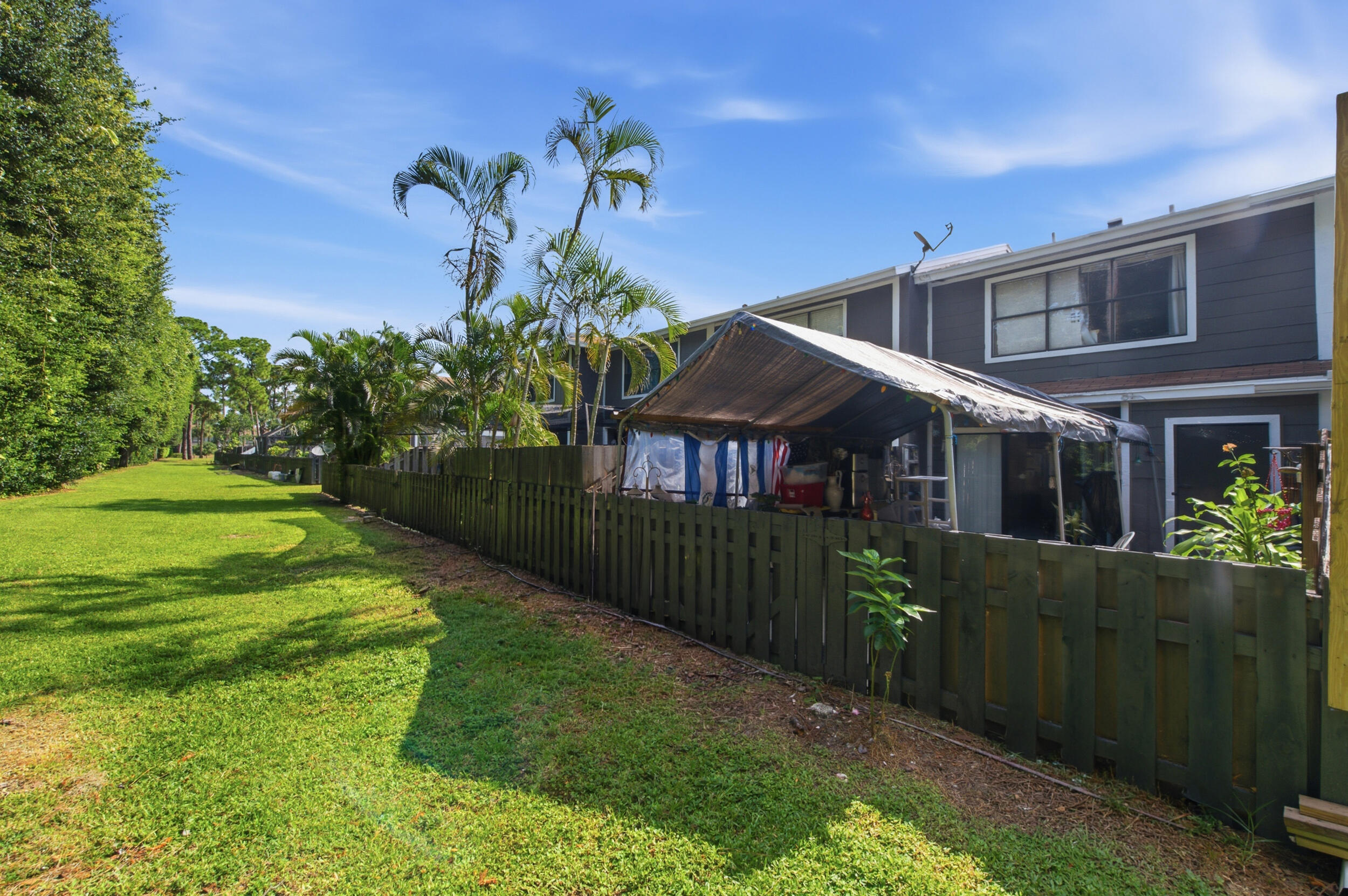 799 Hill Drive E Property Photo 30
