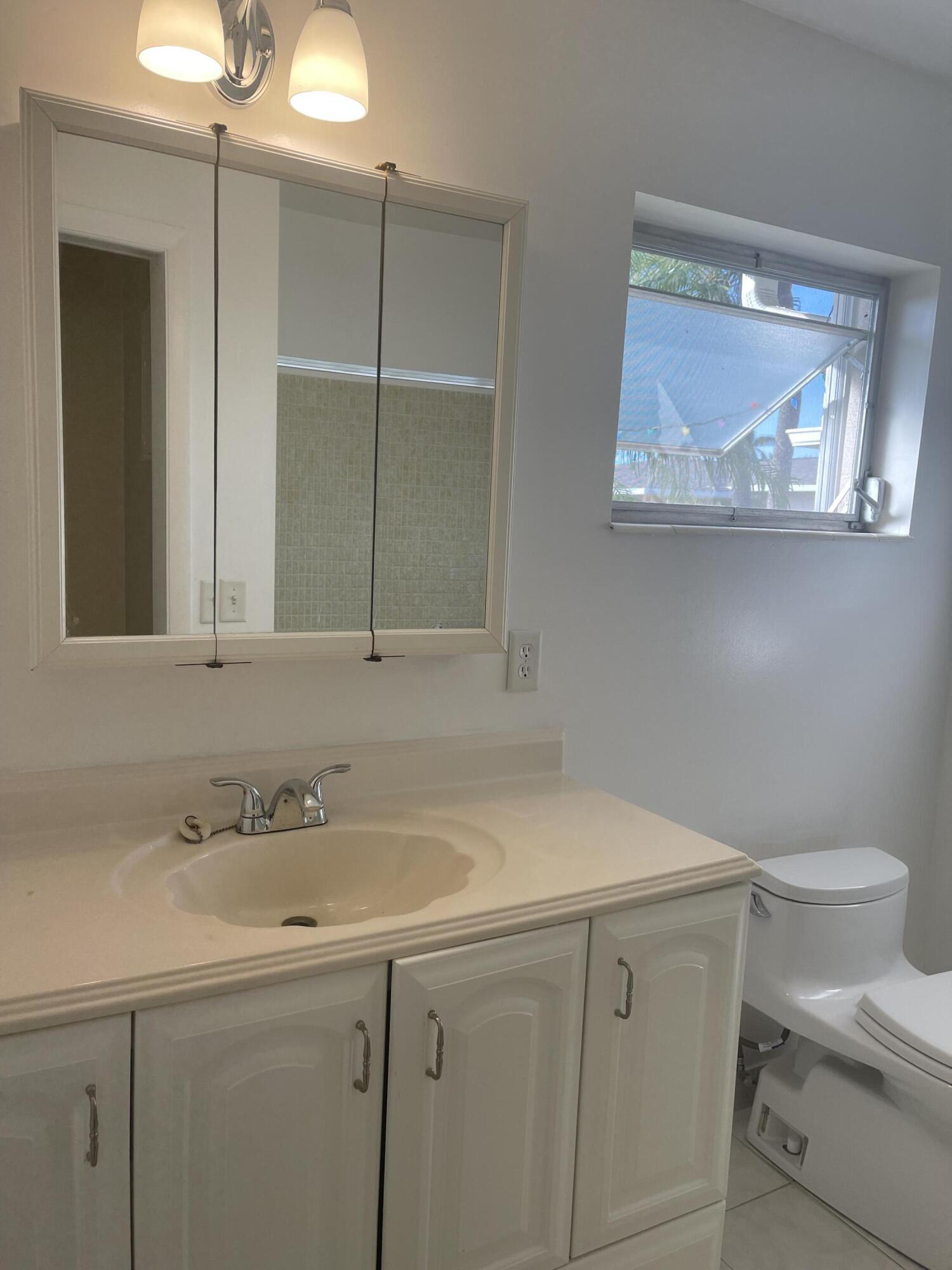2676 Dudley Drive E B Property Photo 5