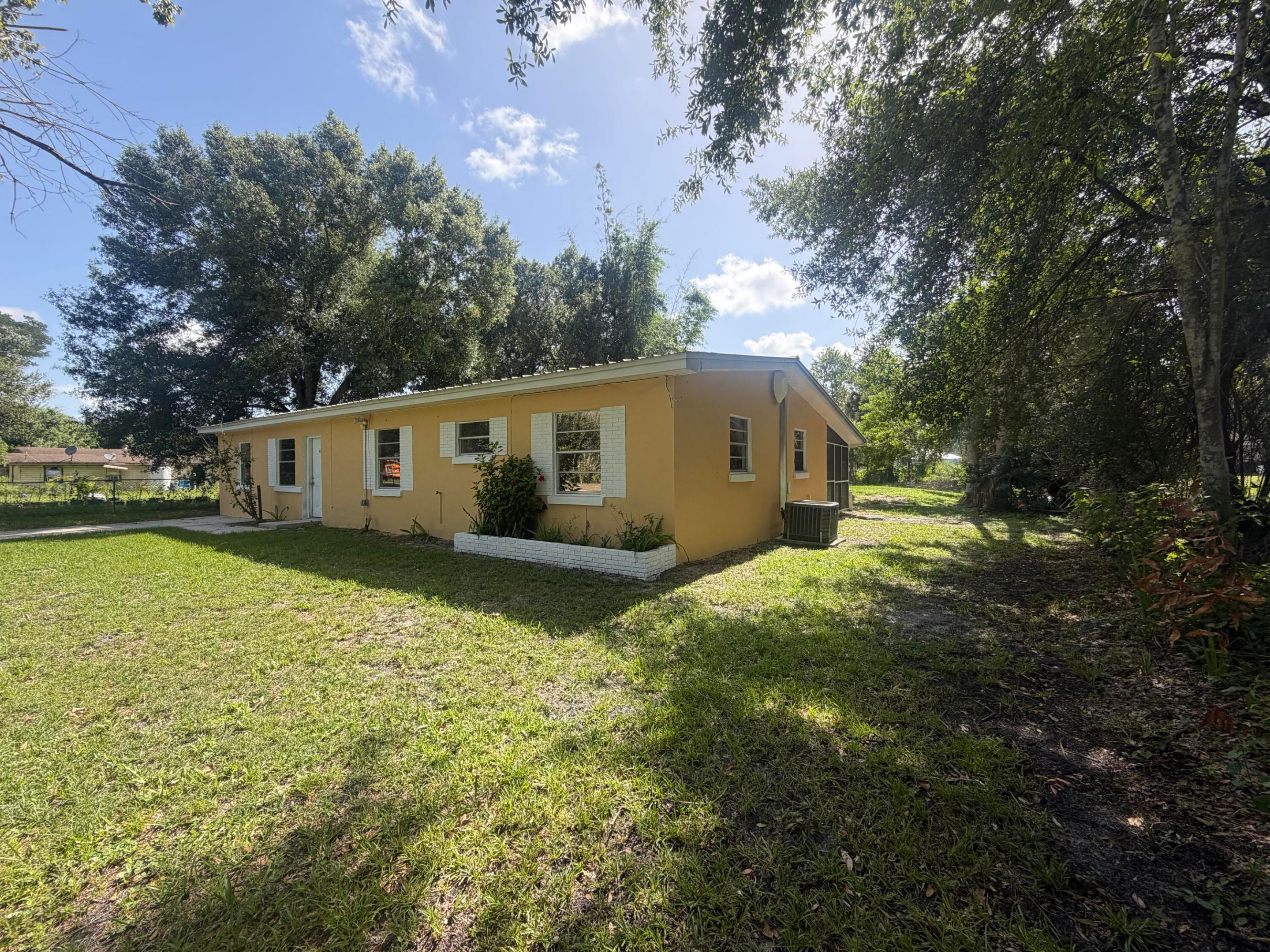 3032 Nw 35th Avenue Property Photo 3