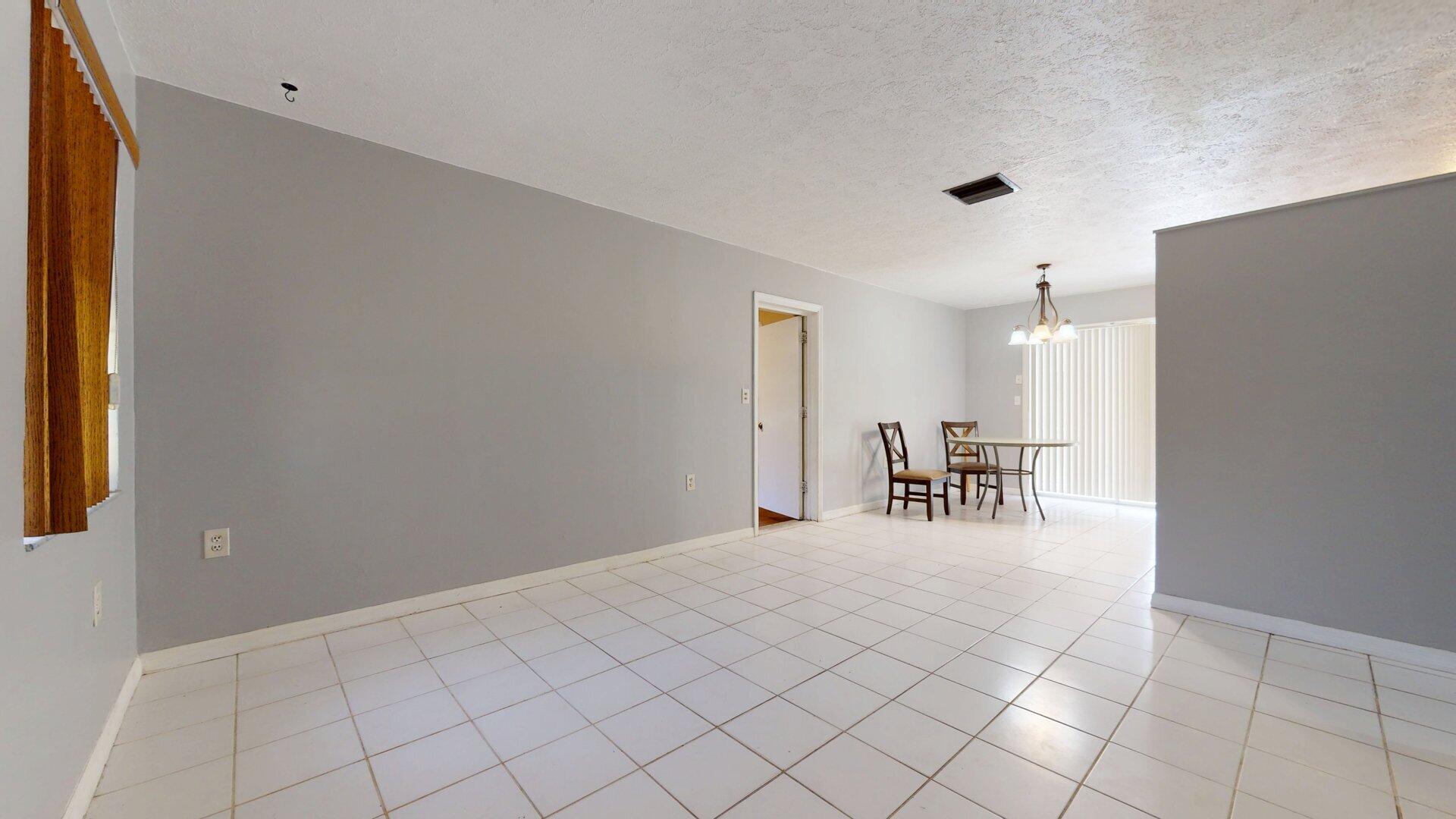 3032 Nw 35th Avenue Property Photo 4