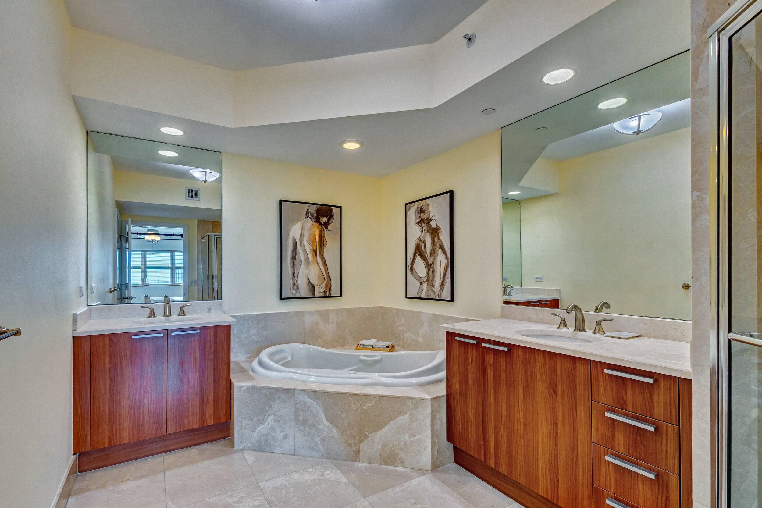 2640 Lake Shore Drive 2014 Property Photo 33