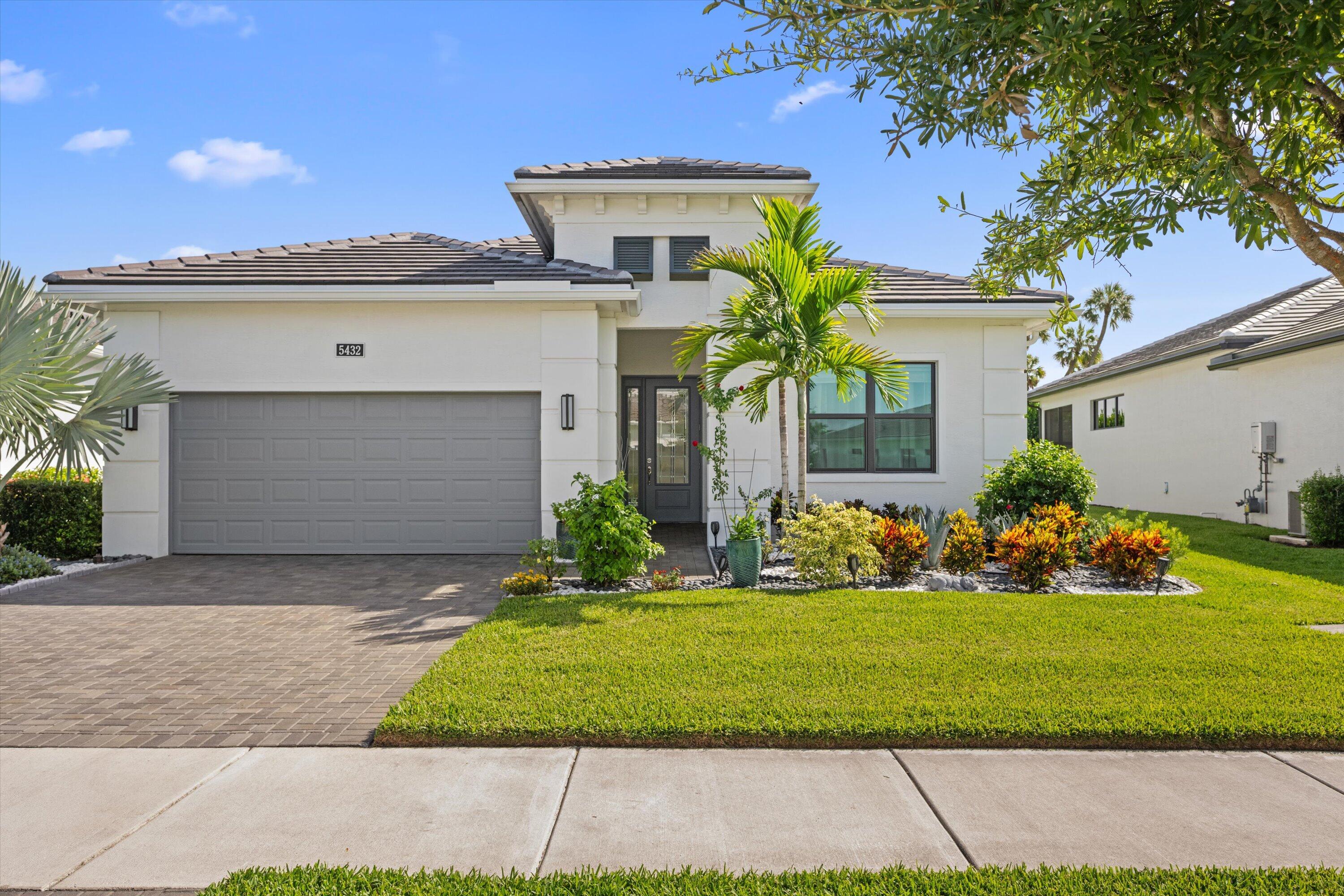 5432 Saint Armands Way Property Photo 1