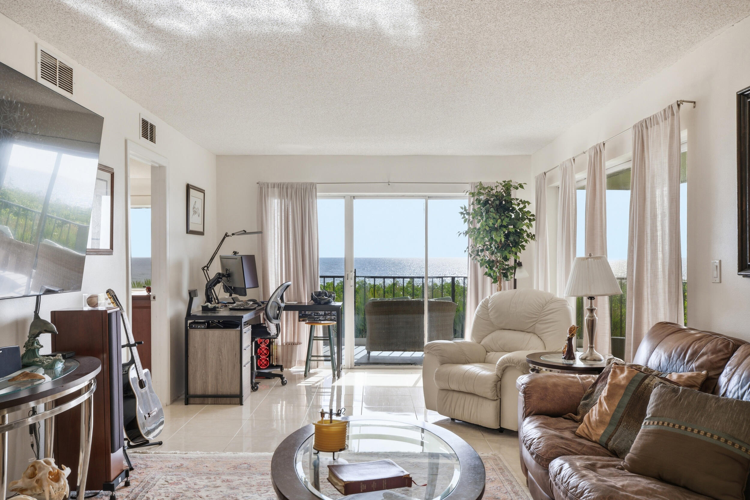 9400 S Ocean Drive 208 Property Photo 11