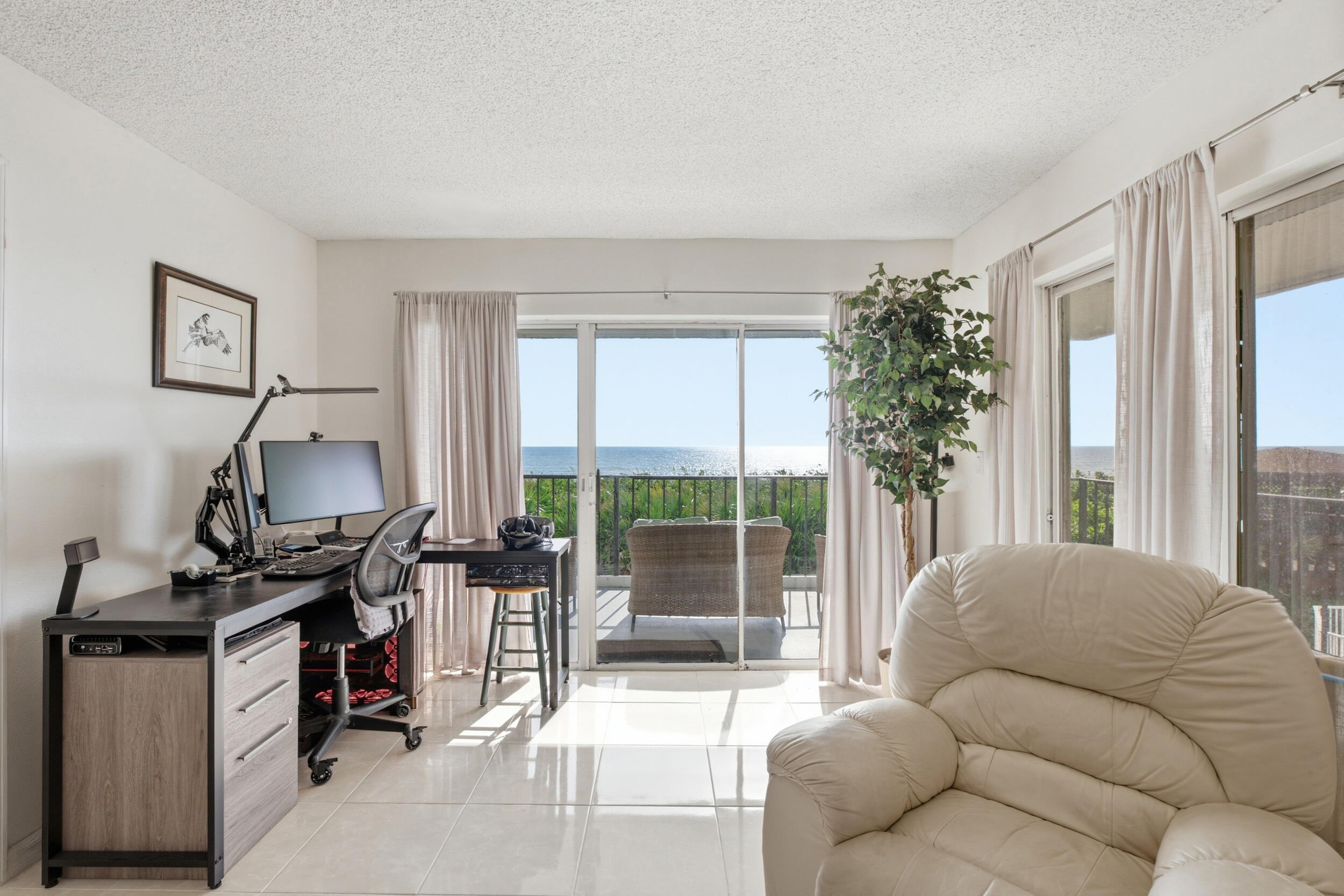 9400 S Ocean Drive 208 Property Photo 12