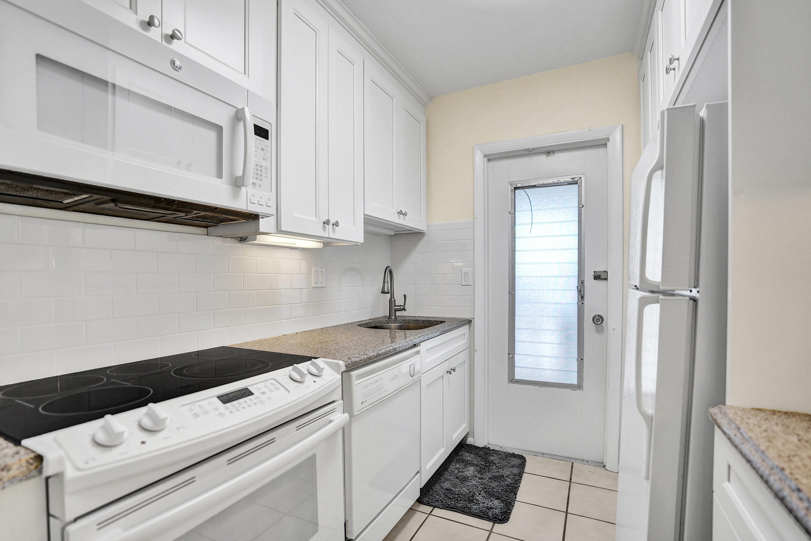 4501 S Ocean Boulevard B3 Property Photo 3