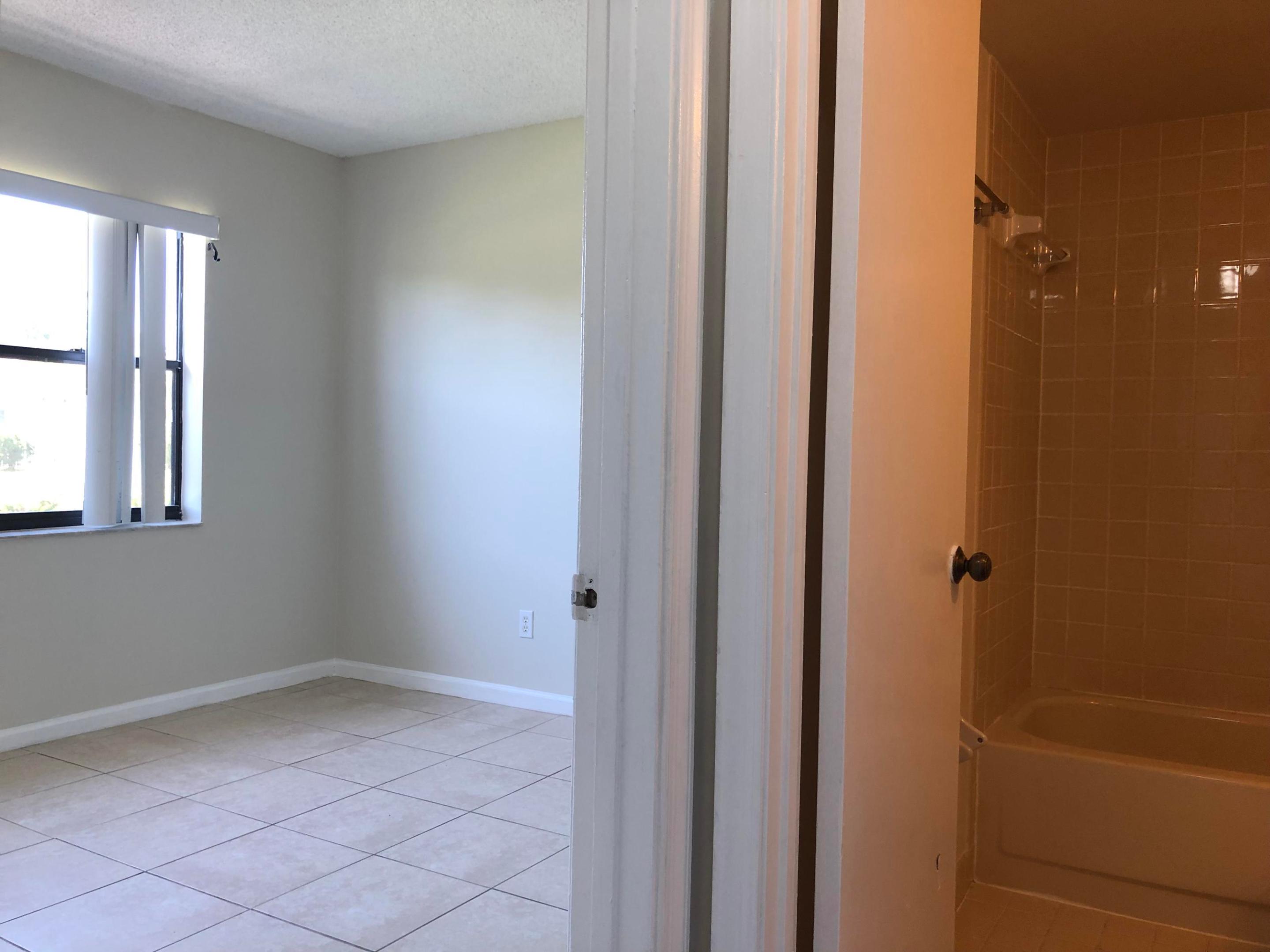 10714 Royal Palm Boulevard 4-2 Property Photo 7
