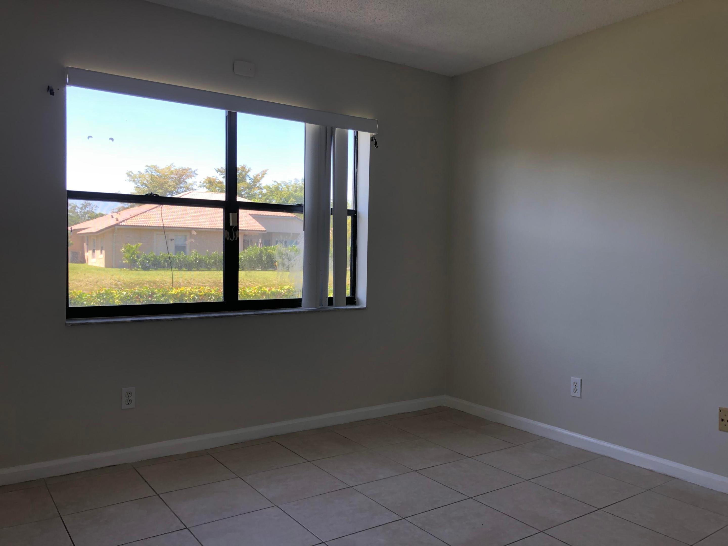 10714 Royal Palm Boulevard 4-2 Property Photo 9