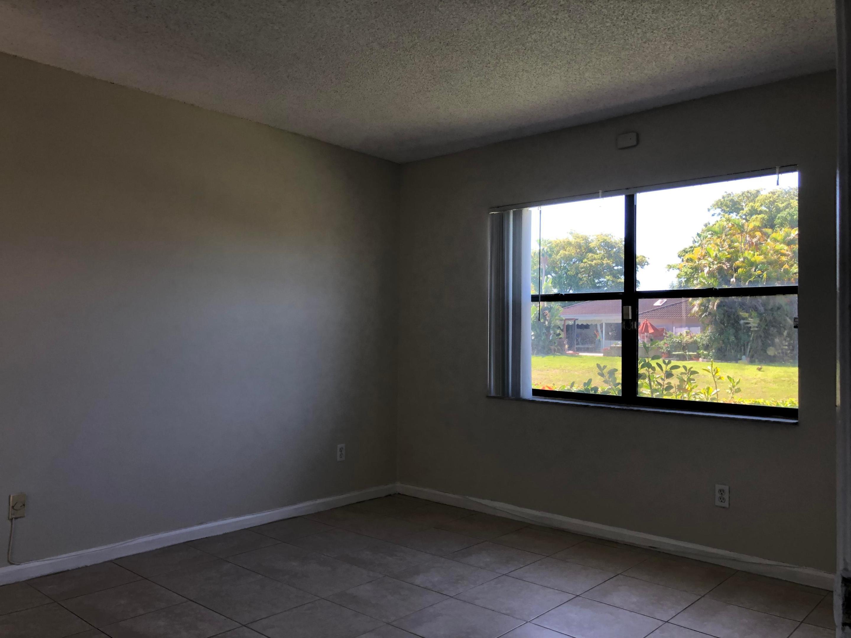 10714 Royal Palm Boulevard 4-2 Property Photo 11