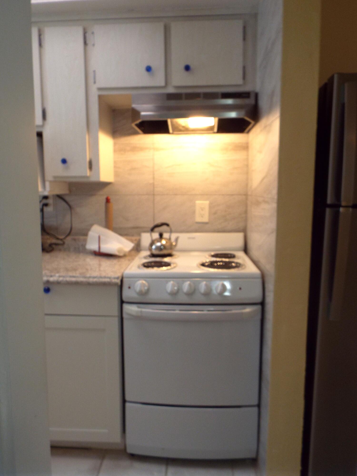 605 N Riverside Drive 12a Property Photo 6