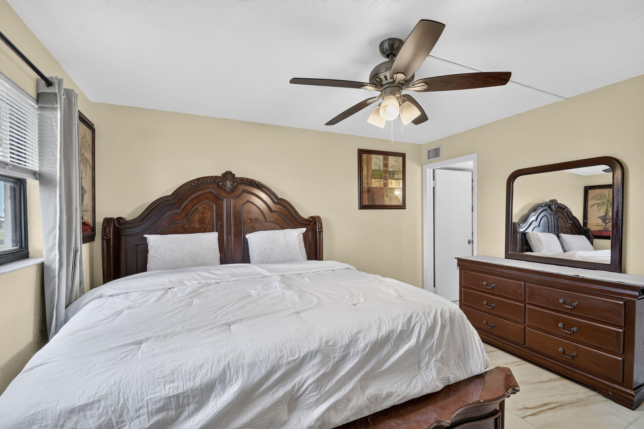 2101 W Woolbright Road J107 Property Photo 20