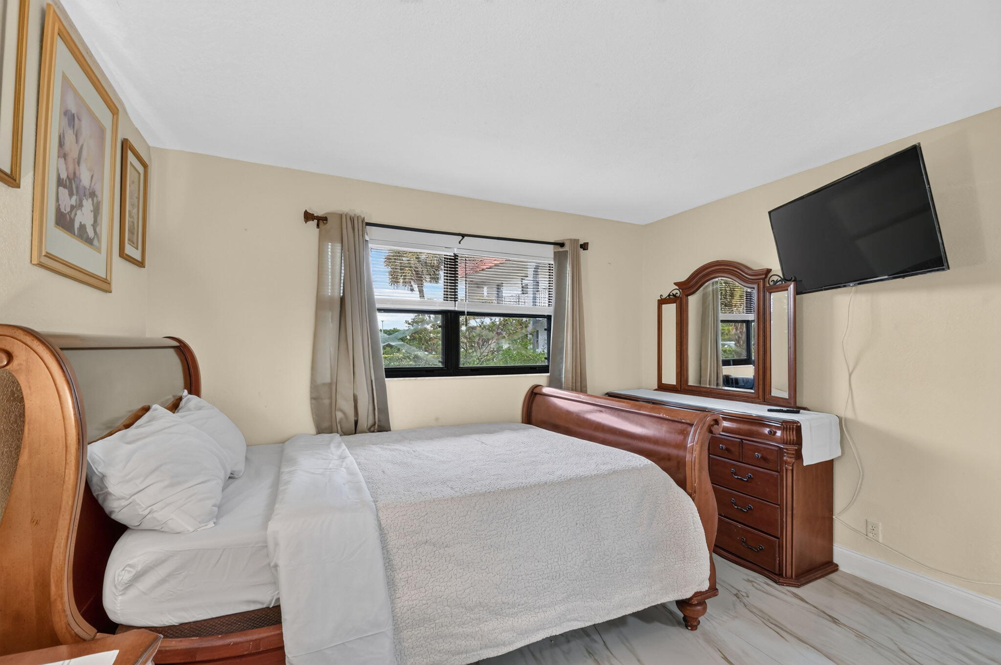 2101 W Woolbright Road J107 Property Photo 27