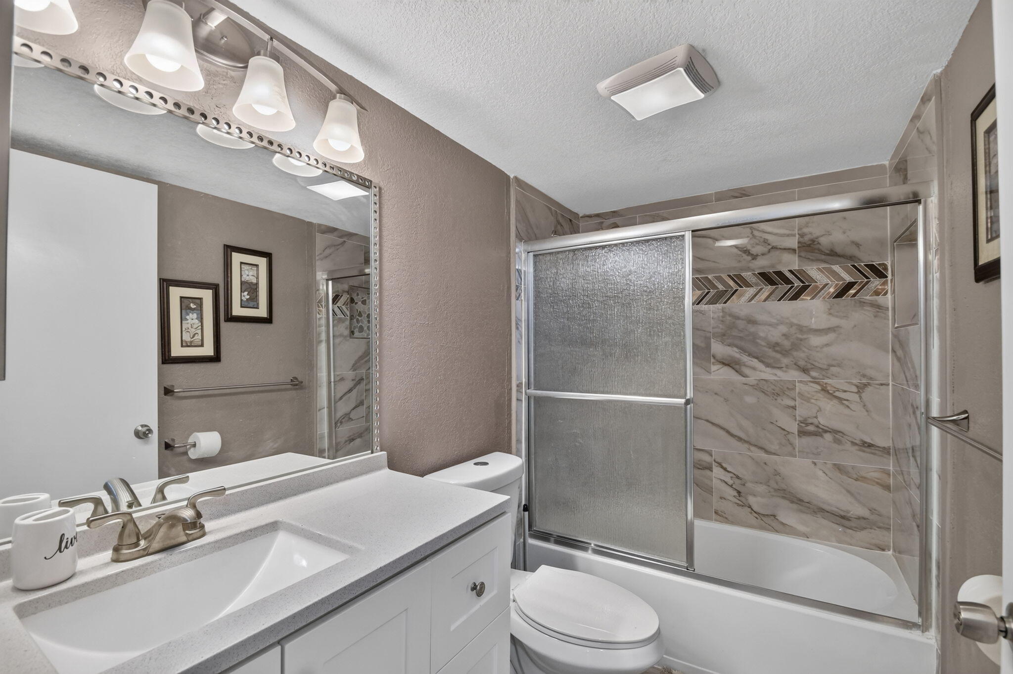 2101 W Woolbright Road J107 Property Photo 28