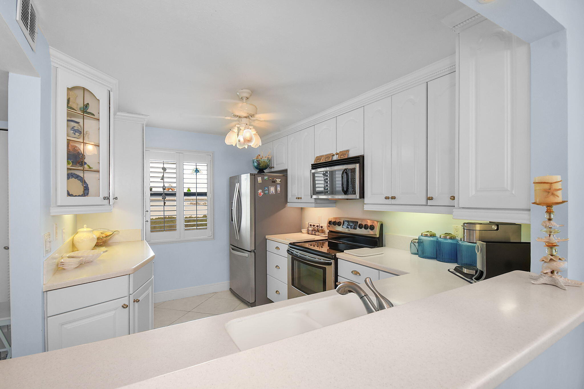 9940 S Ocean Drive 1101 Property Photo 10