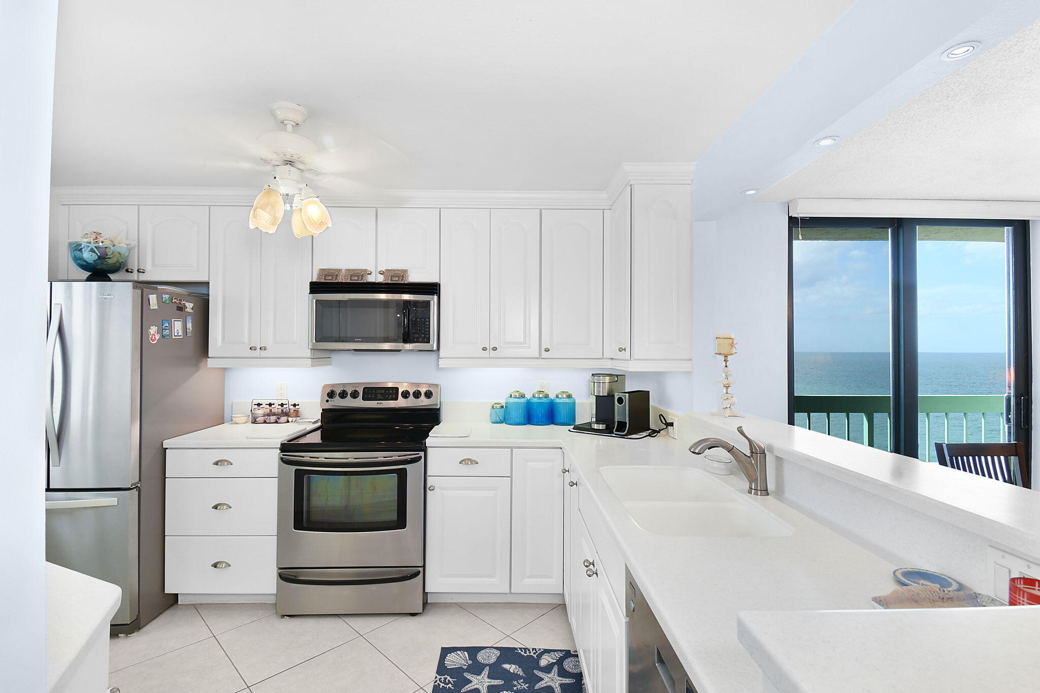 9940 S Ocean Drive 1101 Property Photo 11