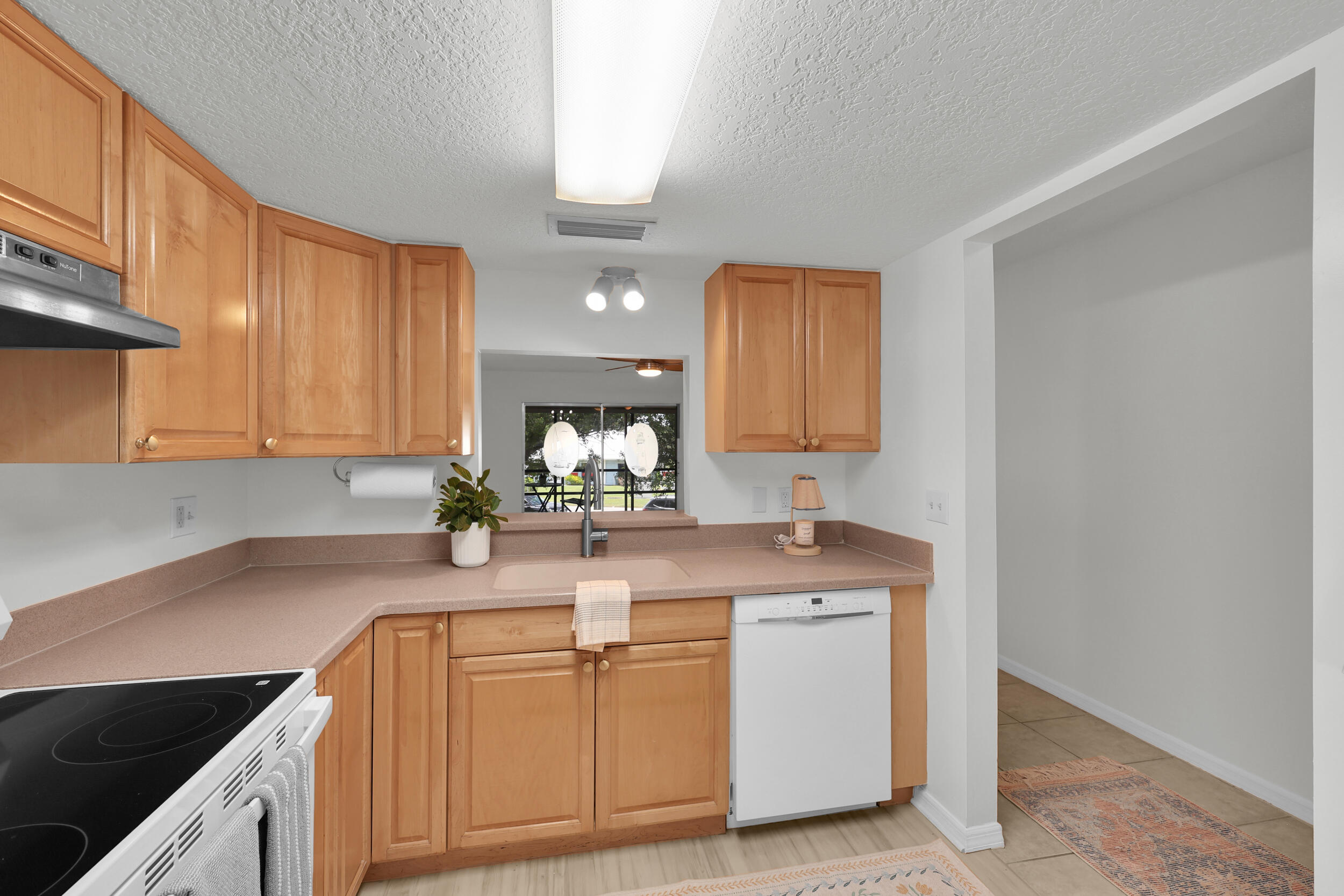 2302 Sunrise Boulevard Blg 1, 209 Property Photo 6