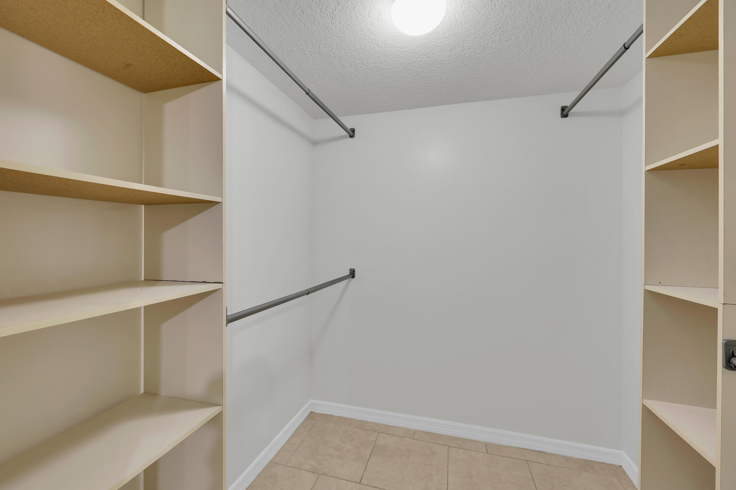 2302 Sunrise Boulevard Blg 1, 209 Property Photo 16
