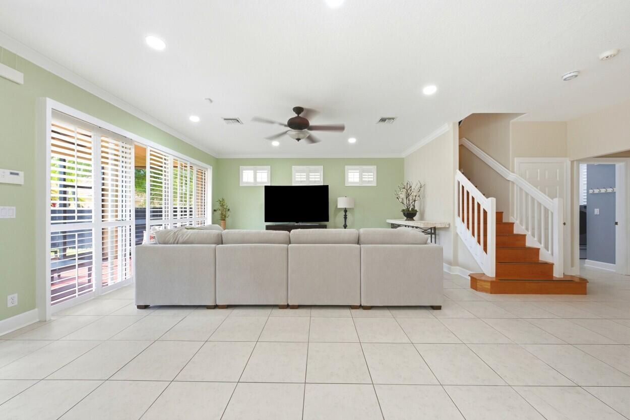 8212 Calterra Drive Property Photo 14
