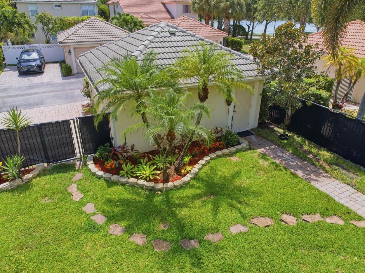 8212 Calterra Drive Property Photo 18