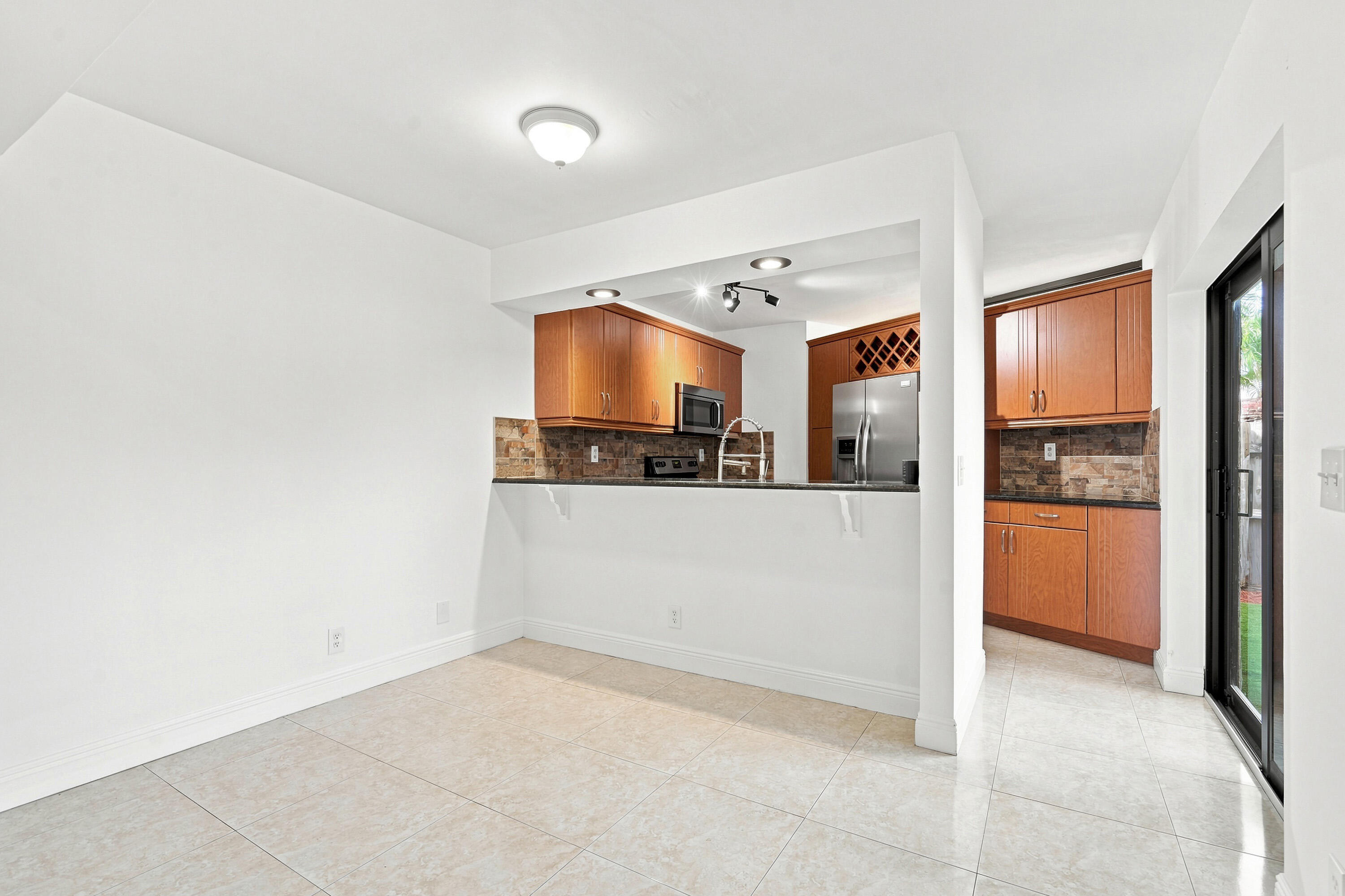 3801 Victoria Drive Property Photo 16
