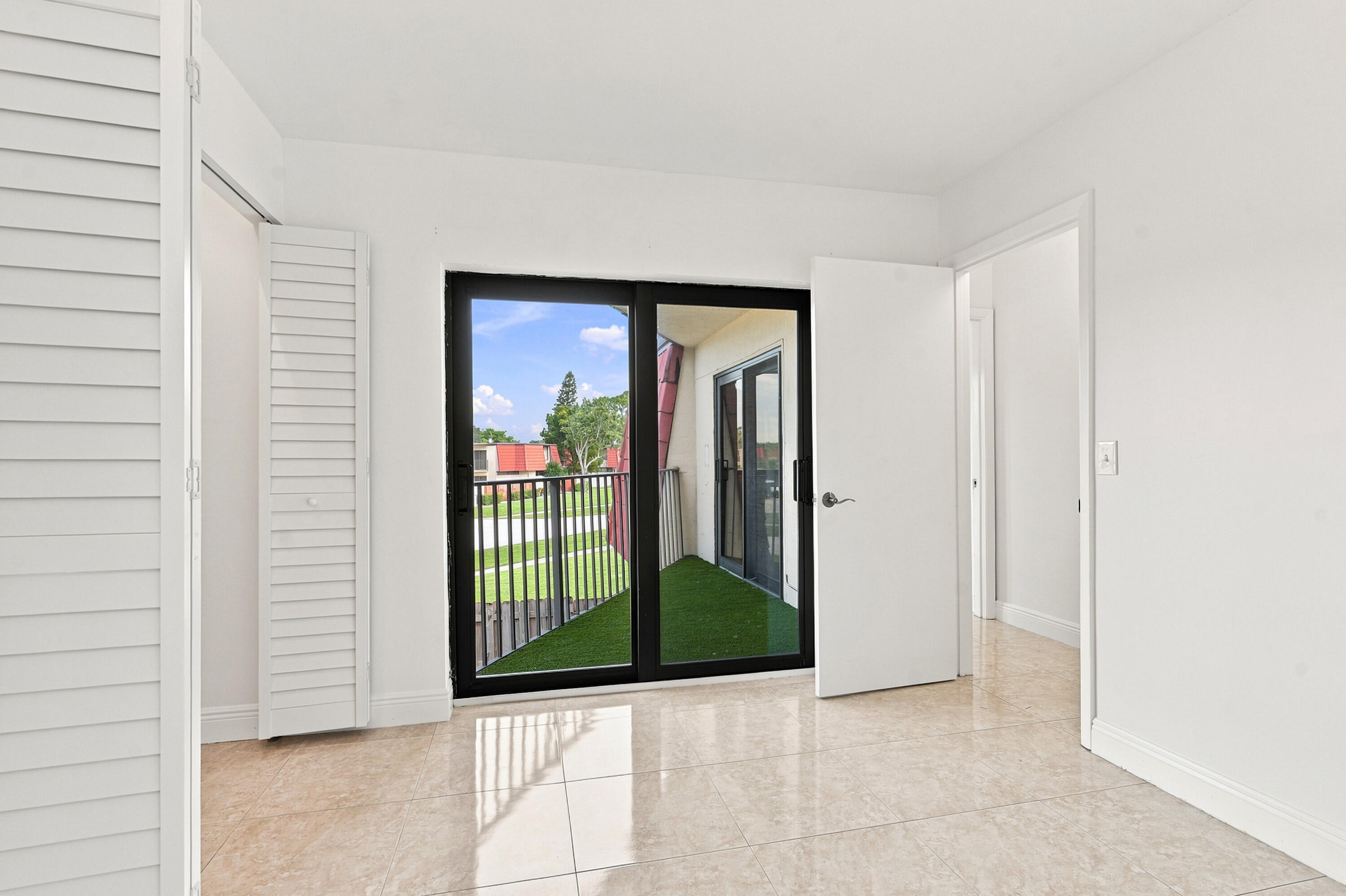 3801 Victoria Drive Property Photo 21