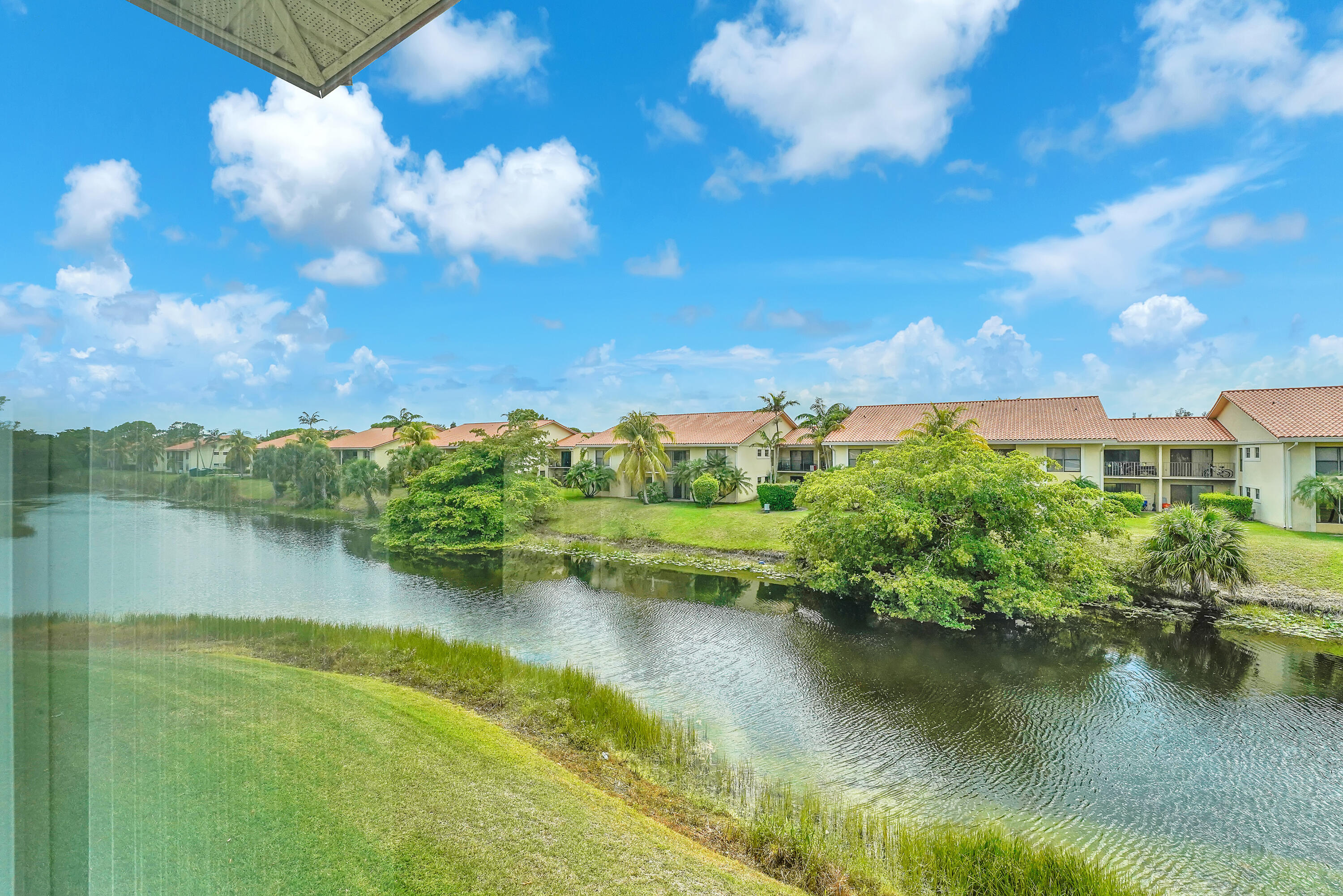210 Lake Evelyn Drive Property Photo 1