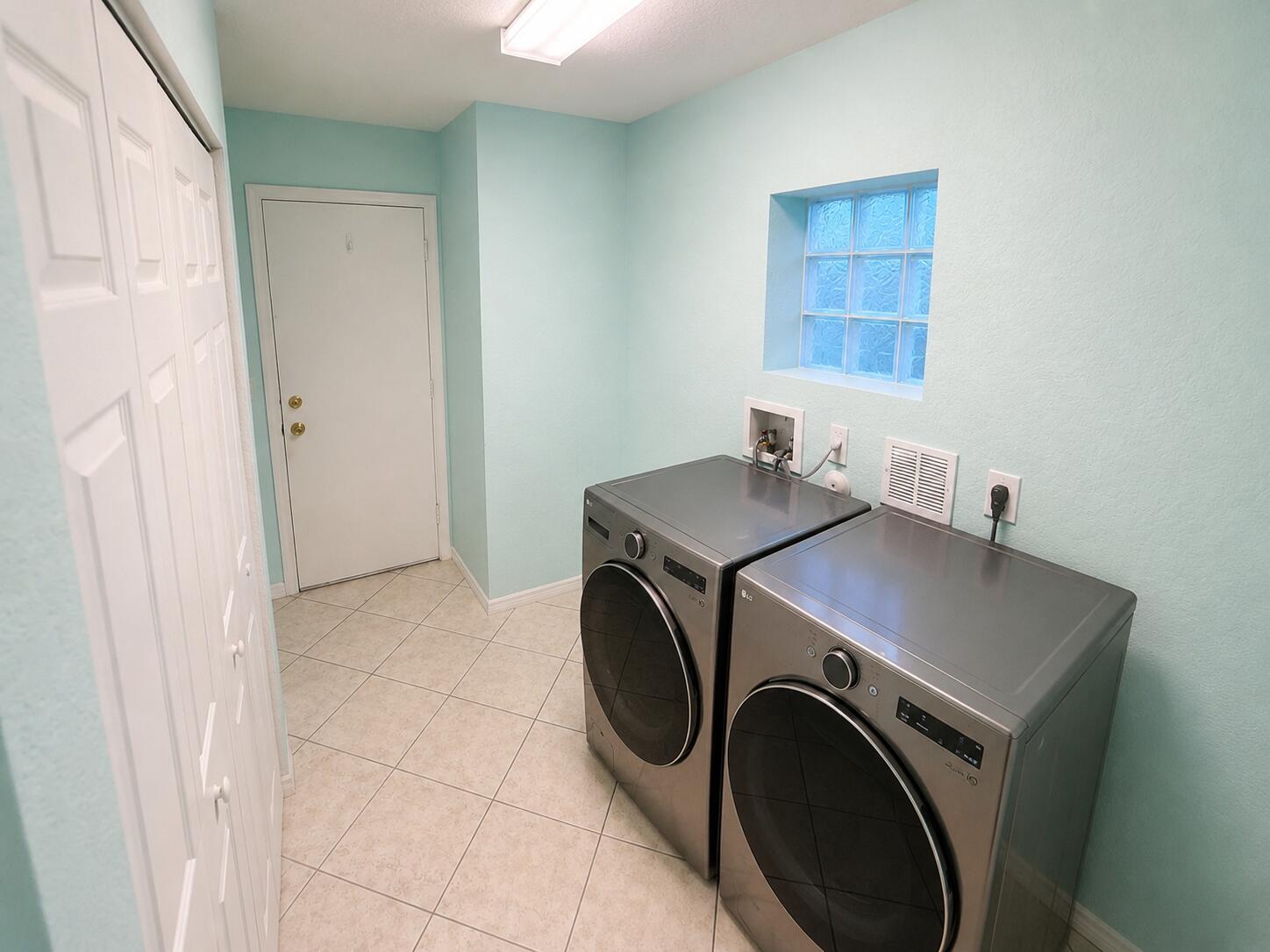 6461 Willoughby Circle Property Photo 24