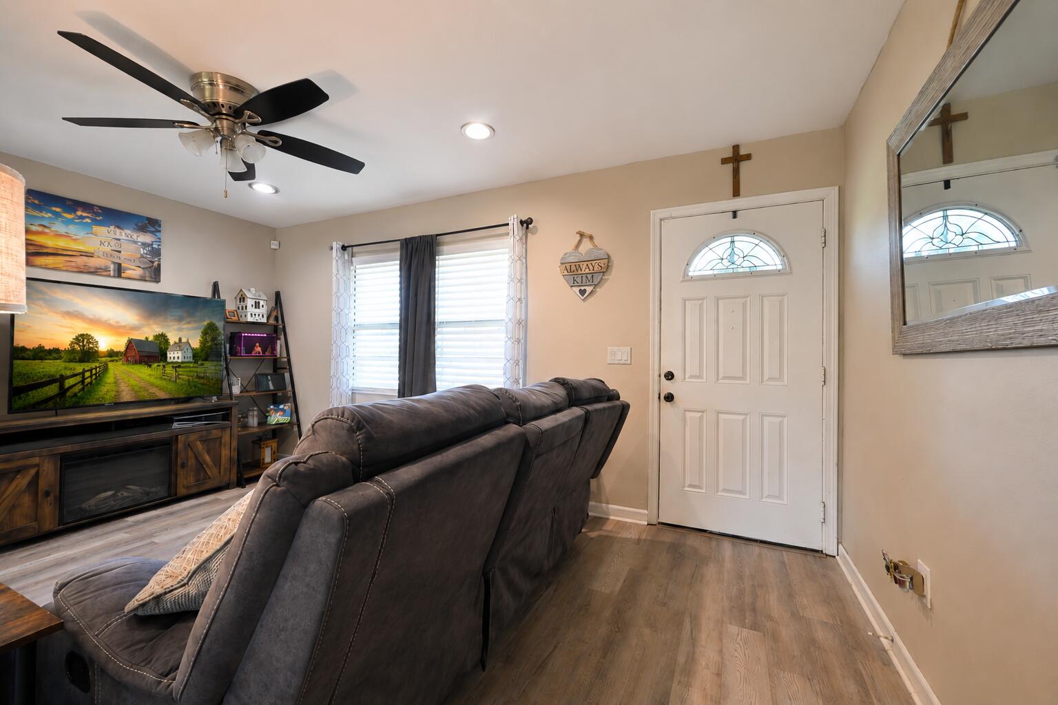 4703 Myrtle Drive Property Photo 9