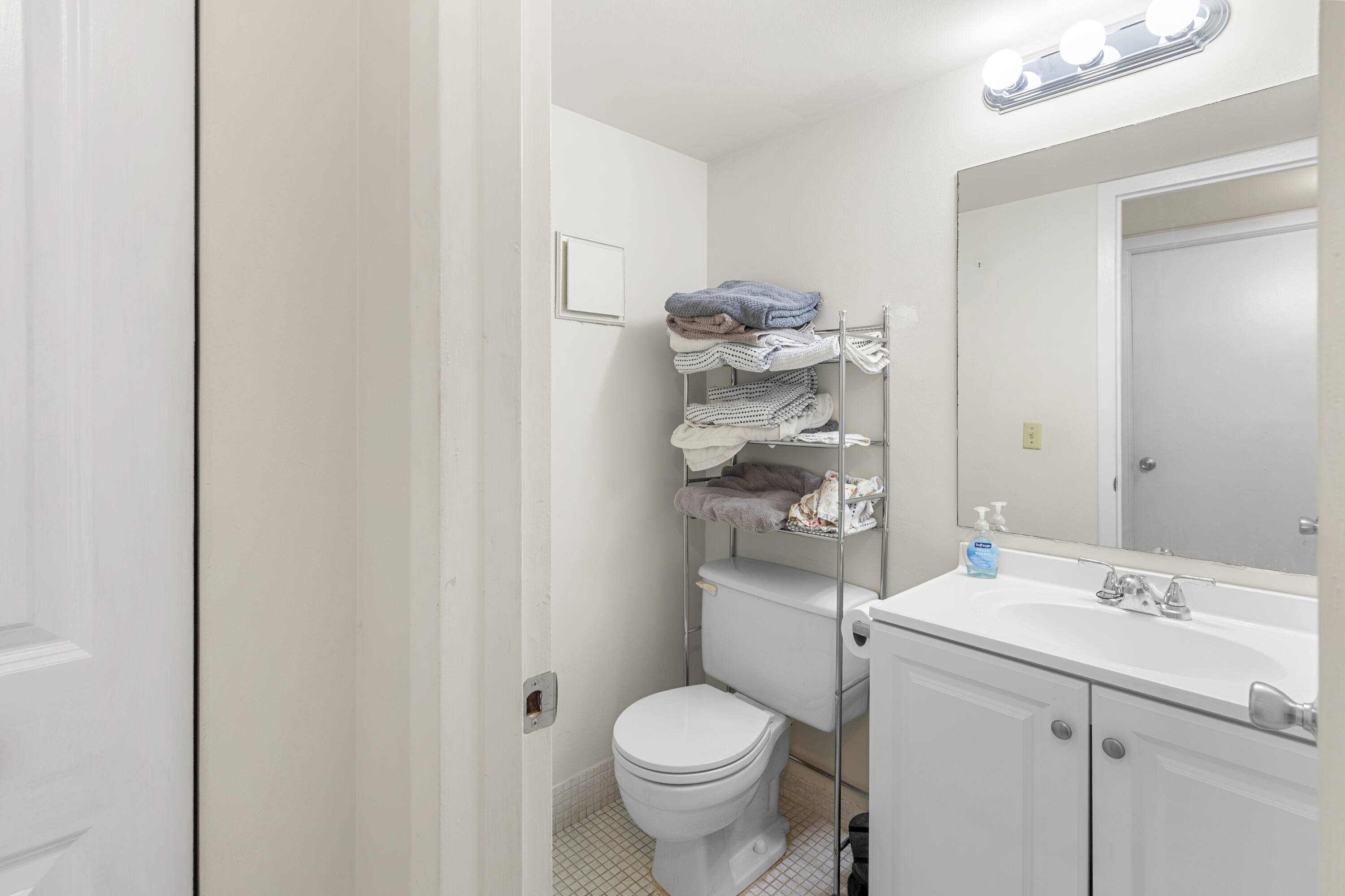 505 Mansfield M Property Photo 6