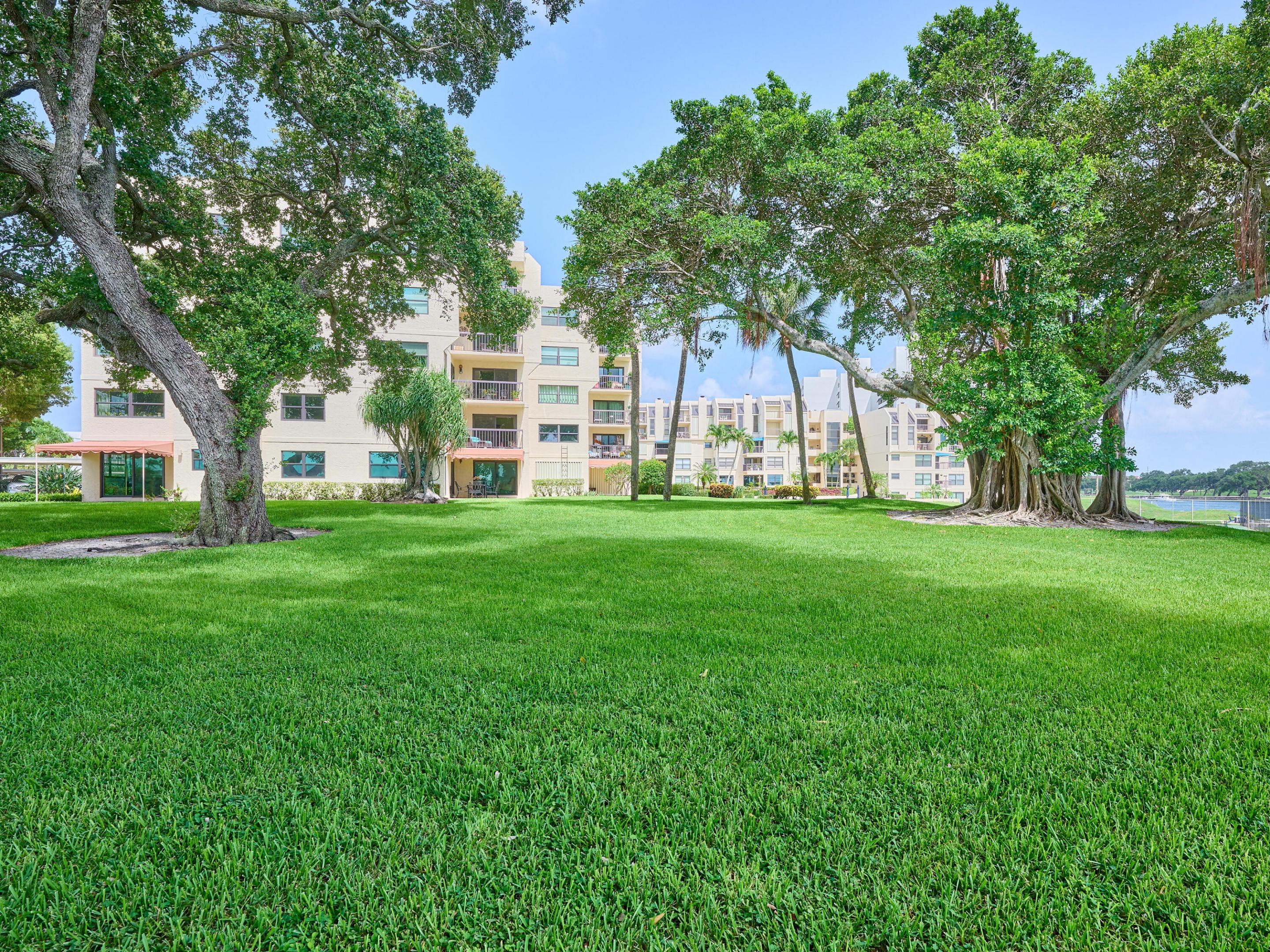 374 Golfview Road 106 Property Photo 61