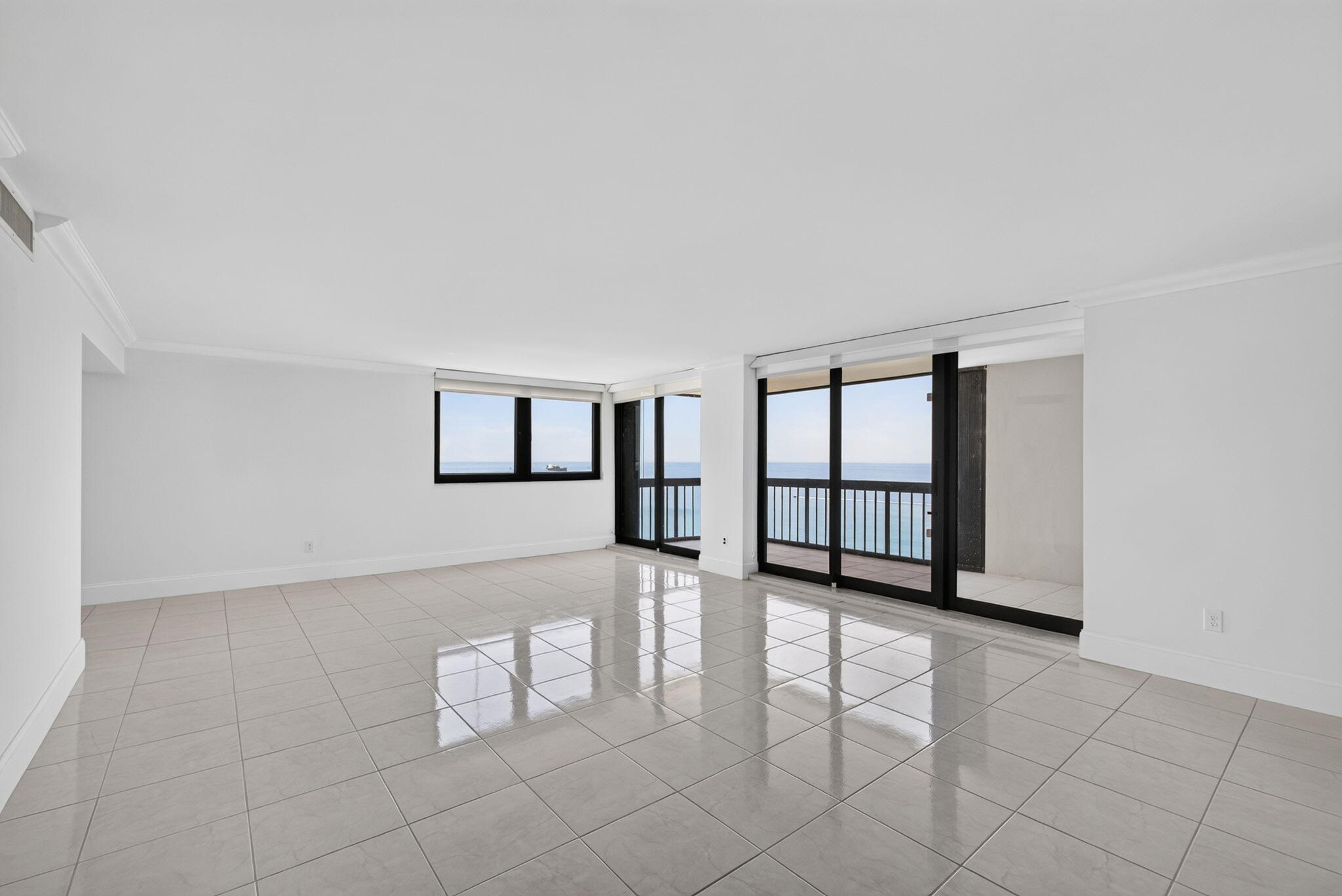 5380 N Ocean Drive 19f Property Photo 4