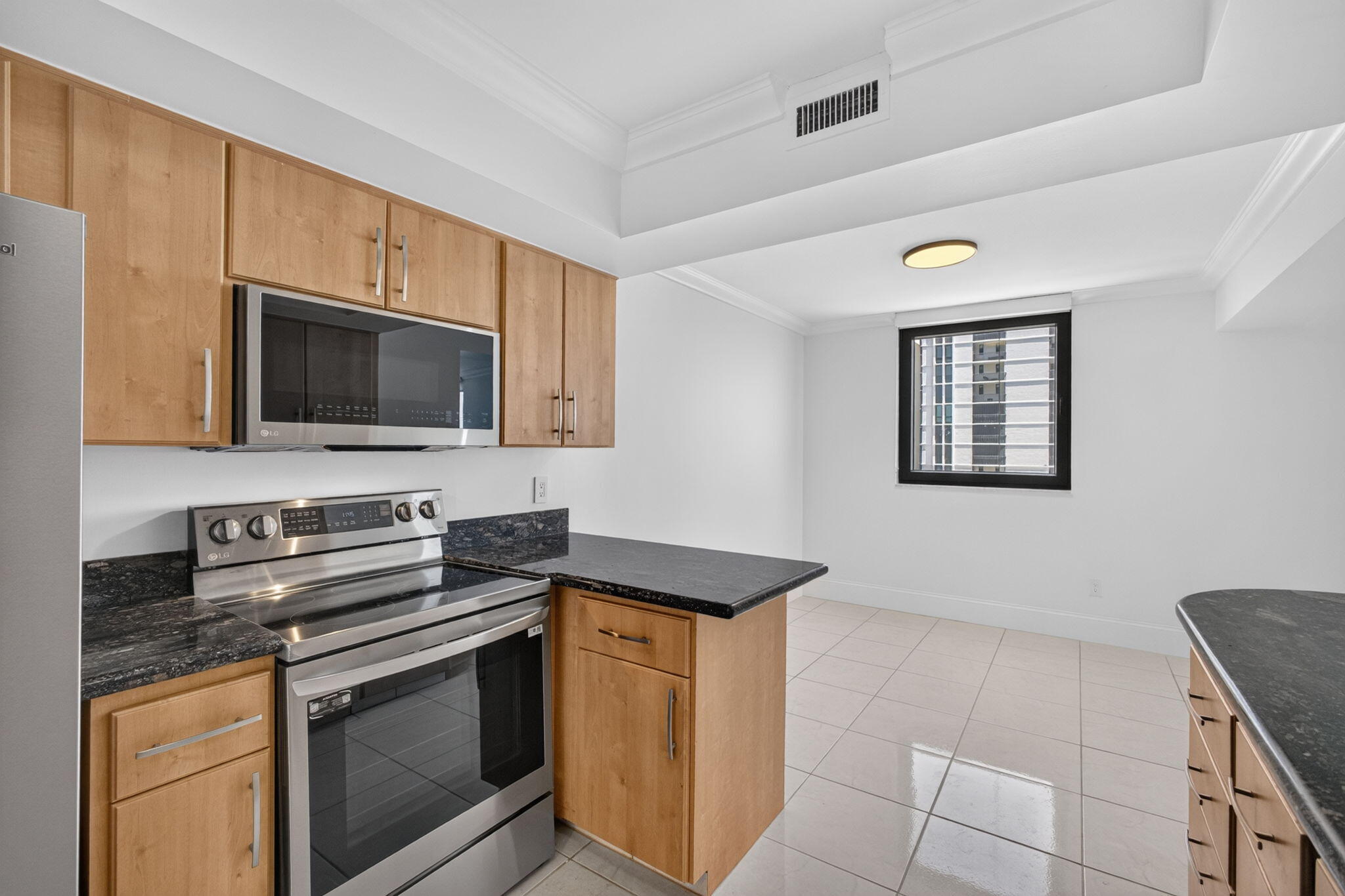5380 N Ocean Drive 19f Property Photo 6