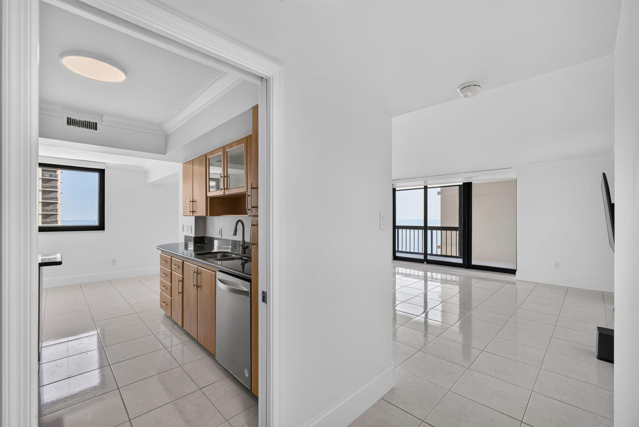 5380 N Ocean Drive 19f Property Photo 12