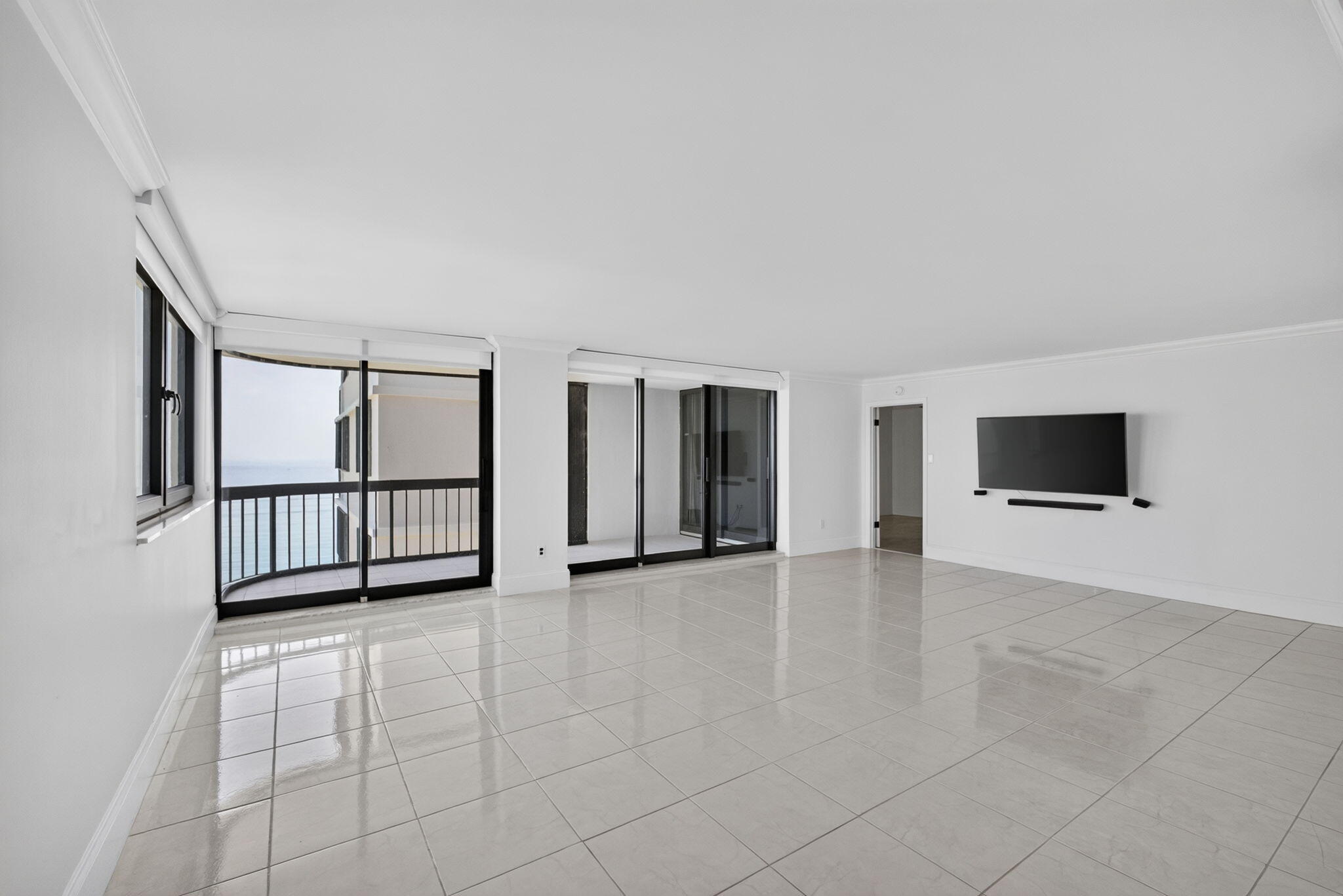 5380 N Ocean Drive 19f Property Photo 14