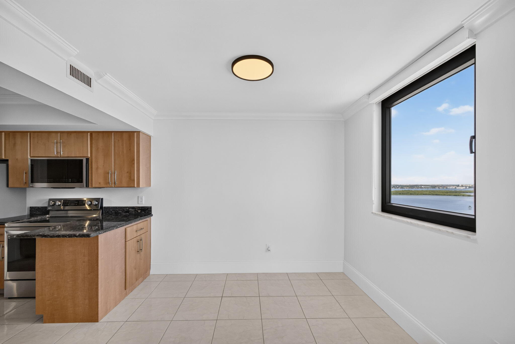5380 N Ocean Drive 19f Property Photo 17
