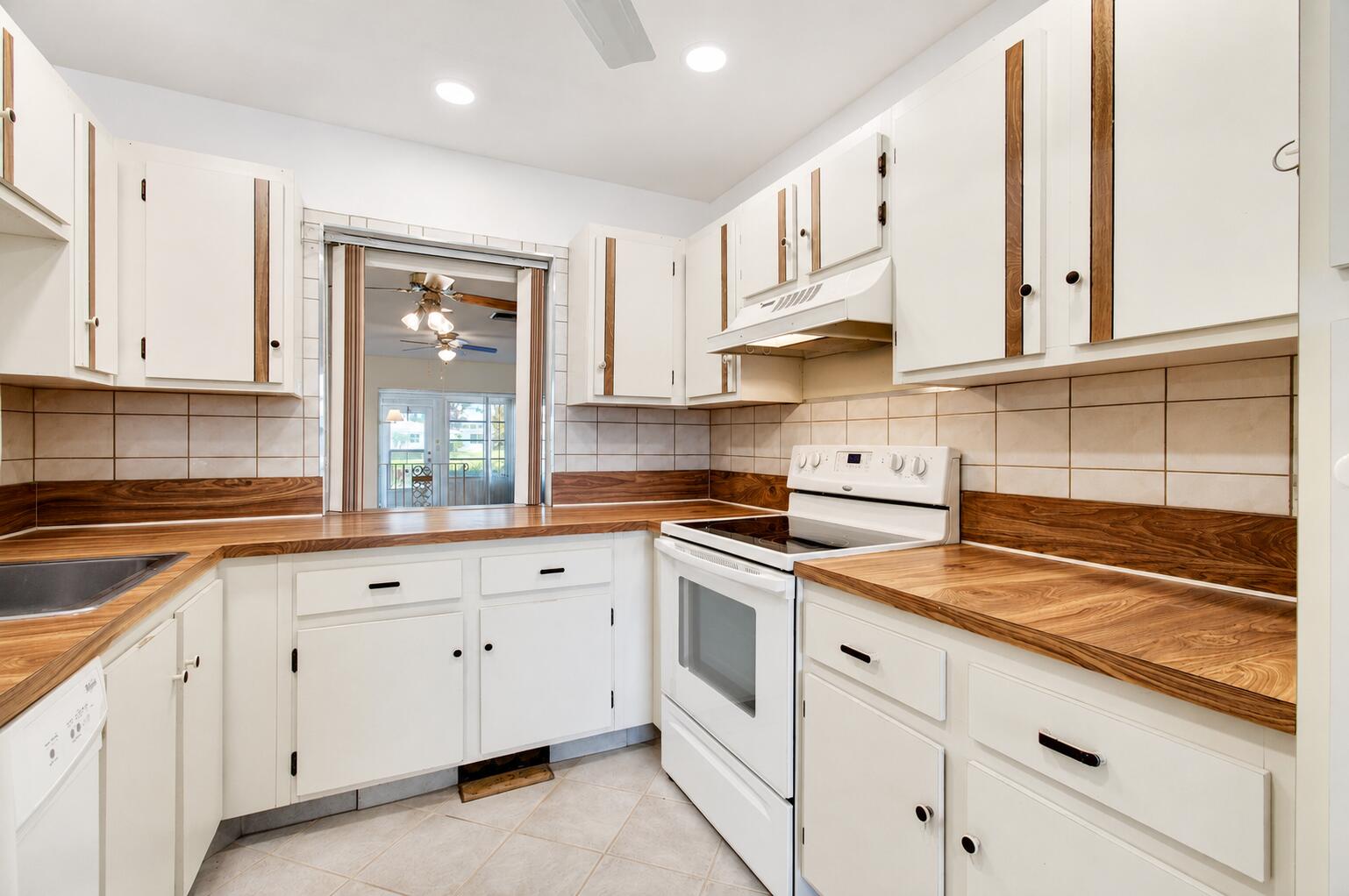5241 Privet Place B Property Photo 4