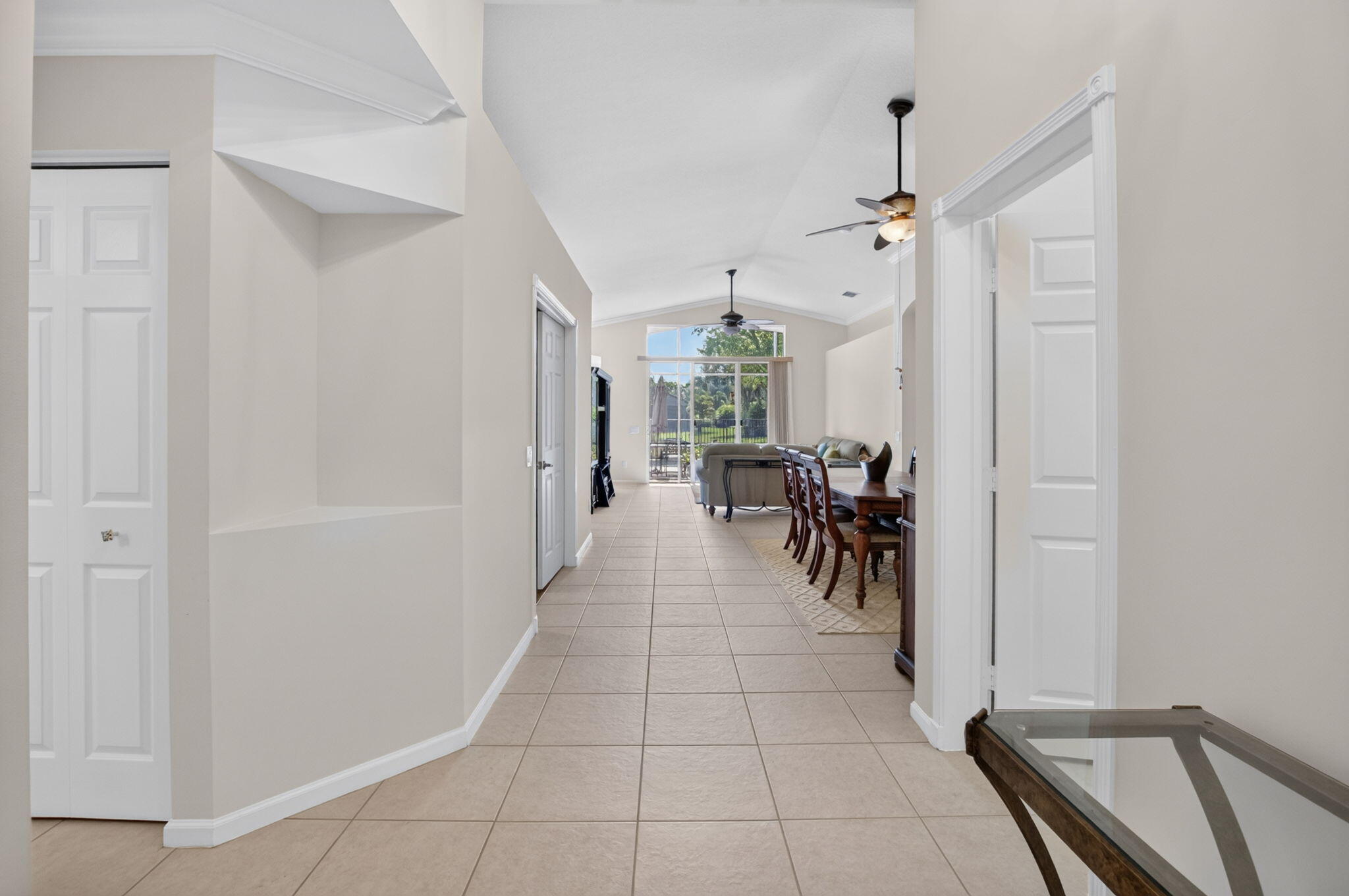 6815 Imperial Beach Circle Property Photo 4