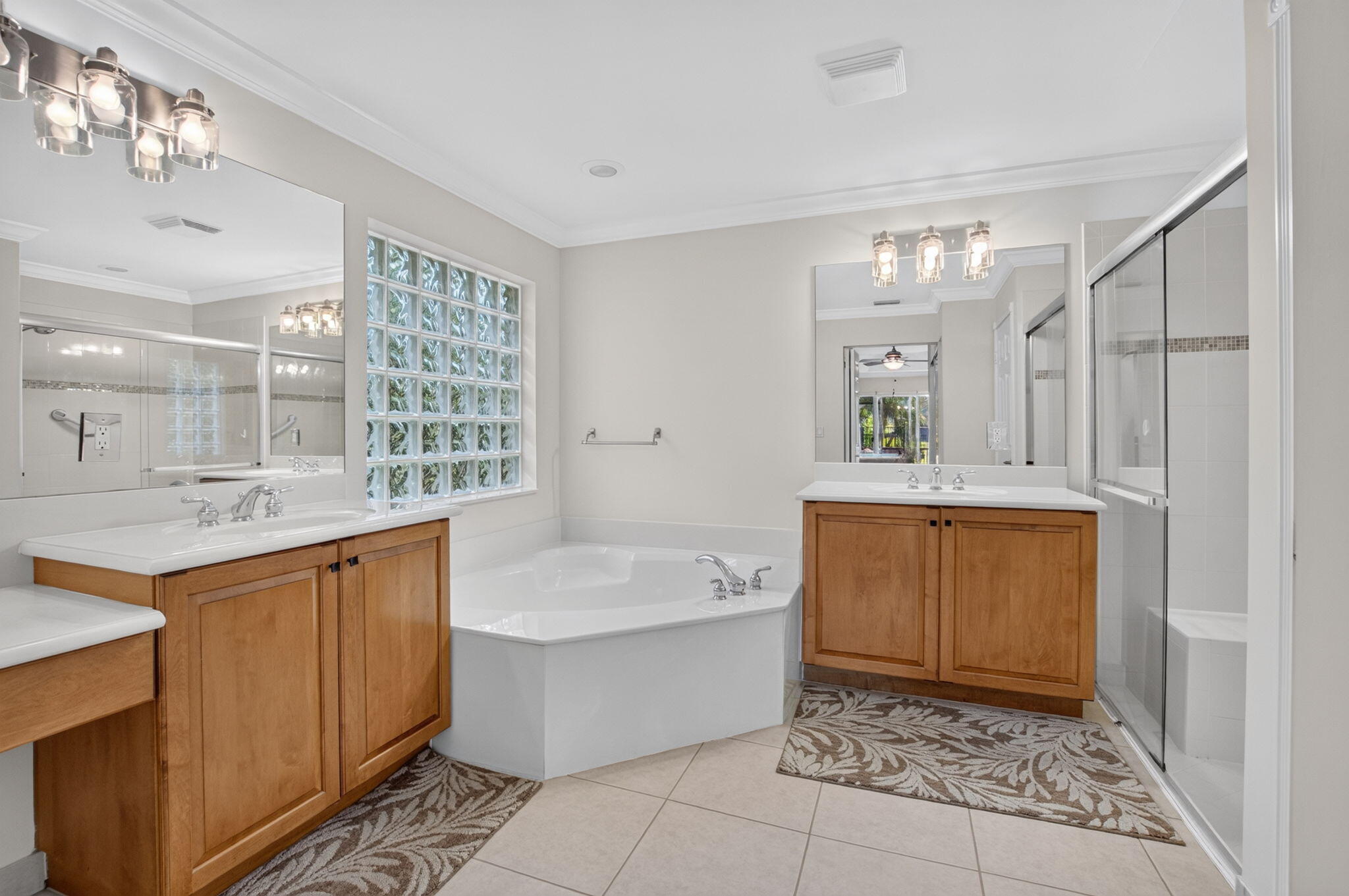 6815 Imperial Beach Circle Property Photo 18