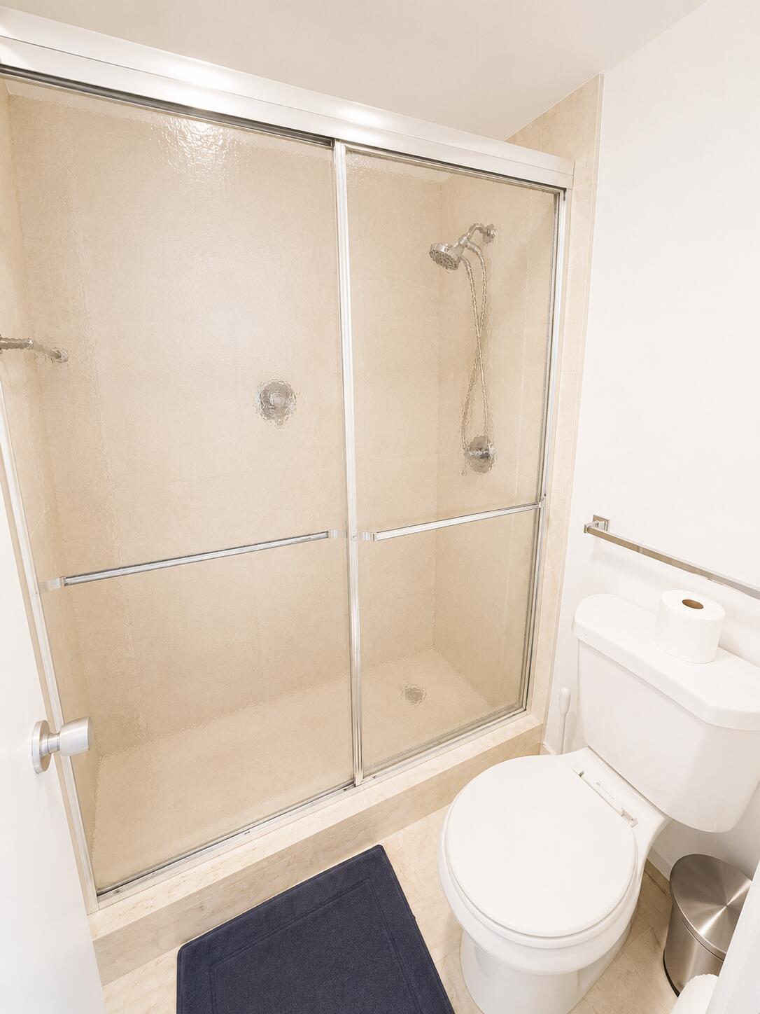1069 Hillsboro Mile 603 Property Photo 23