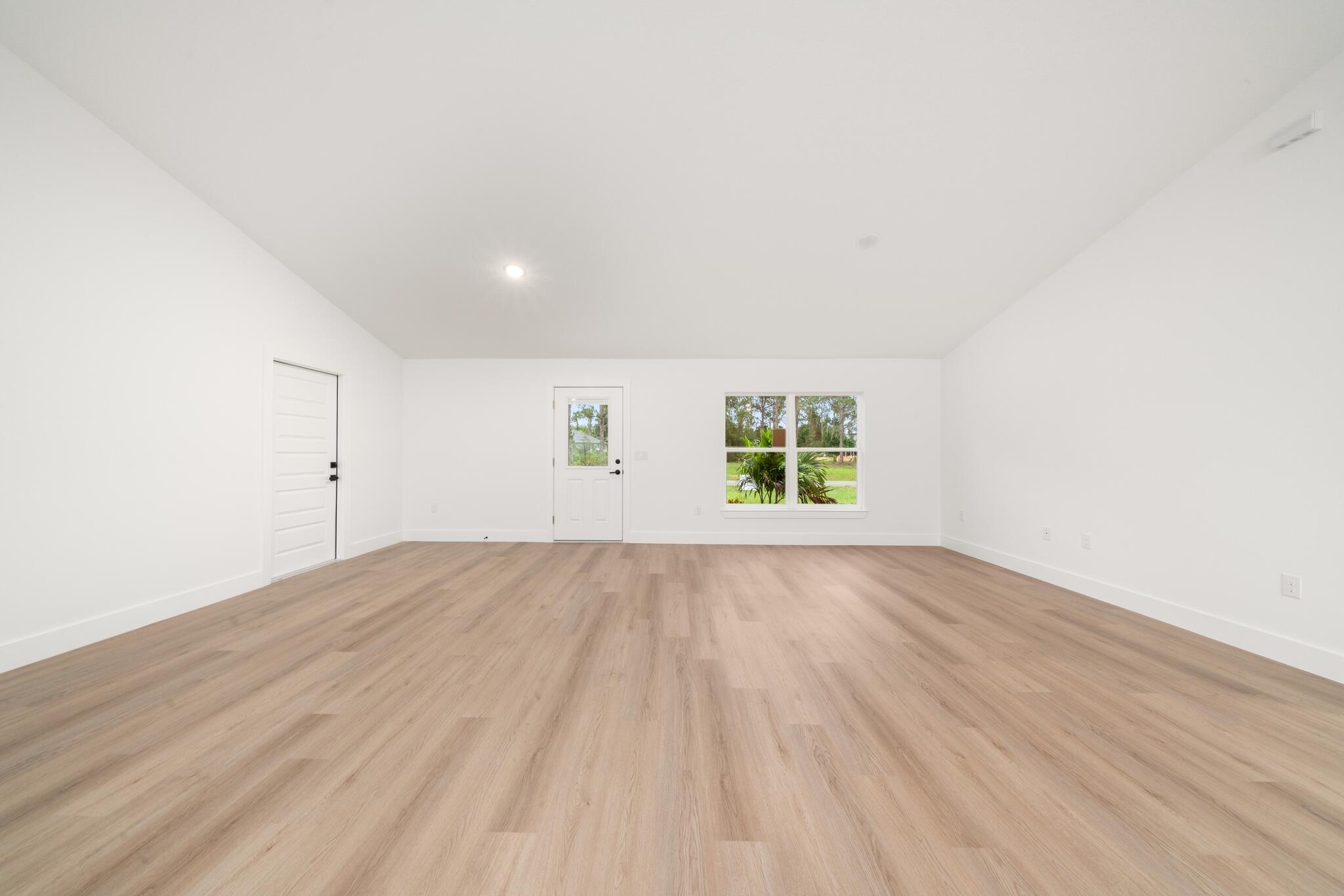 5513 Sopera Drive Property Photo 7
