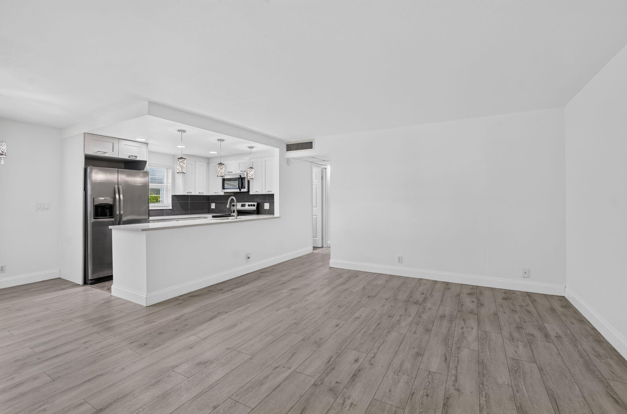 212 Monaco E Property Photo 6