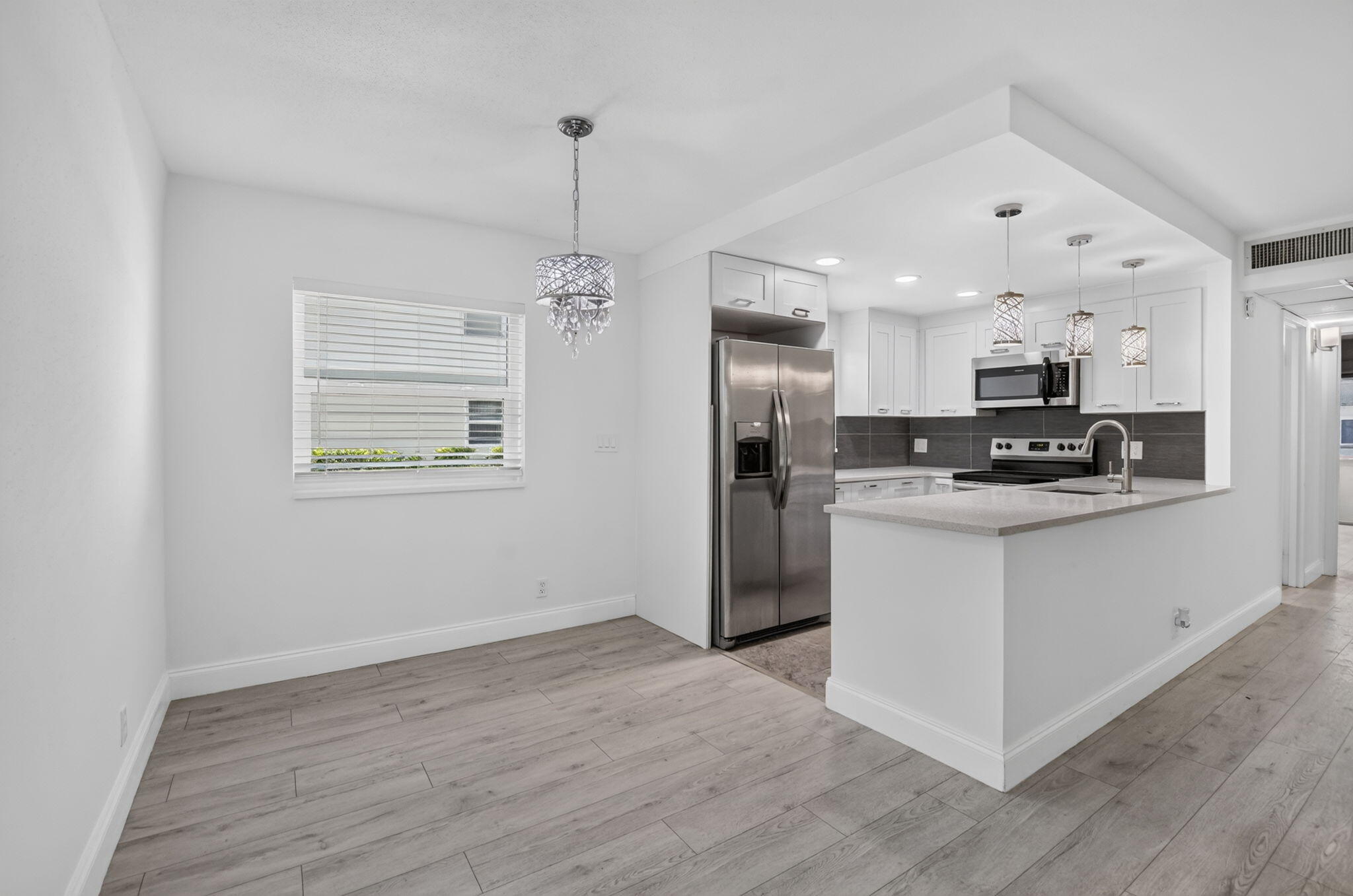 212 Monaco E Property Photo 7