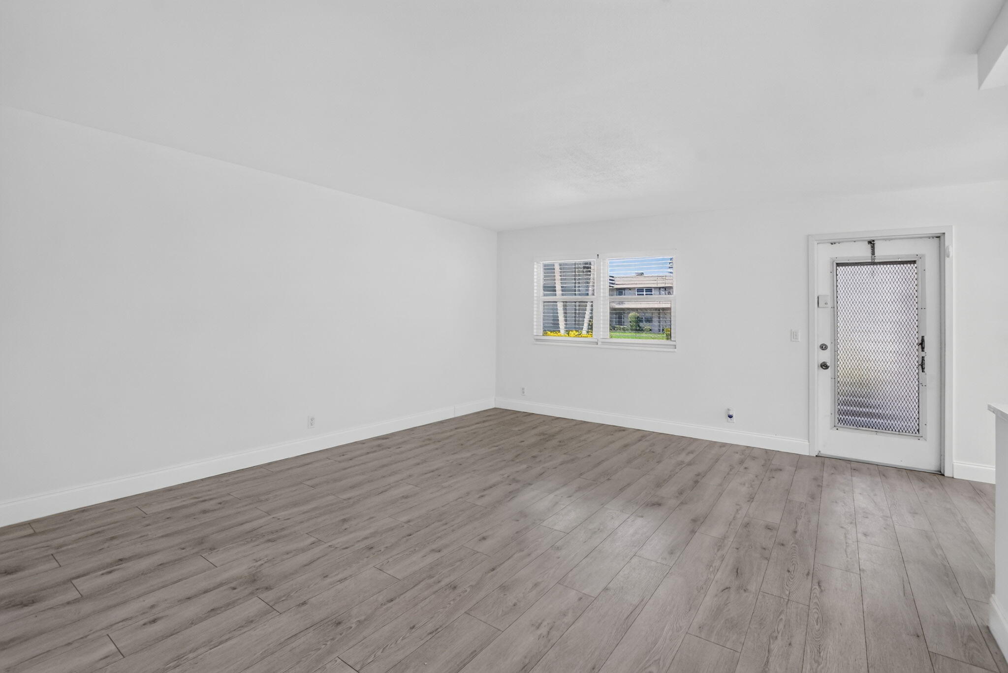 212 Monaco E Property Photo 11