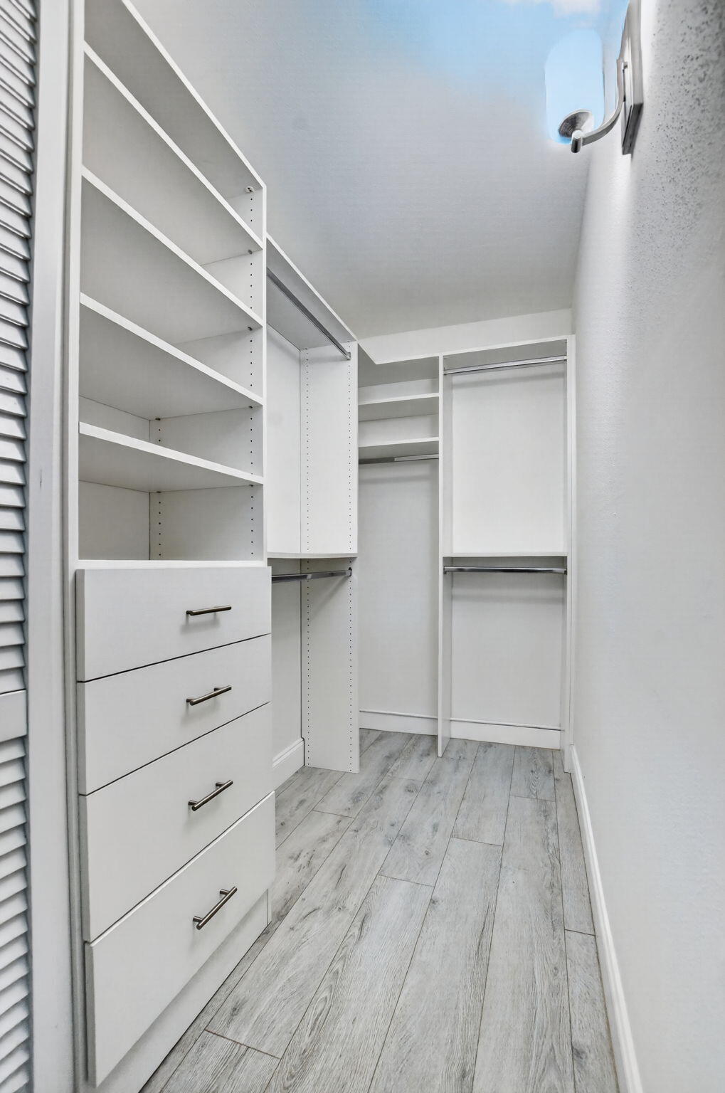 212 Monaco E Property Photo 17