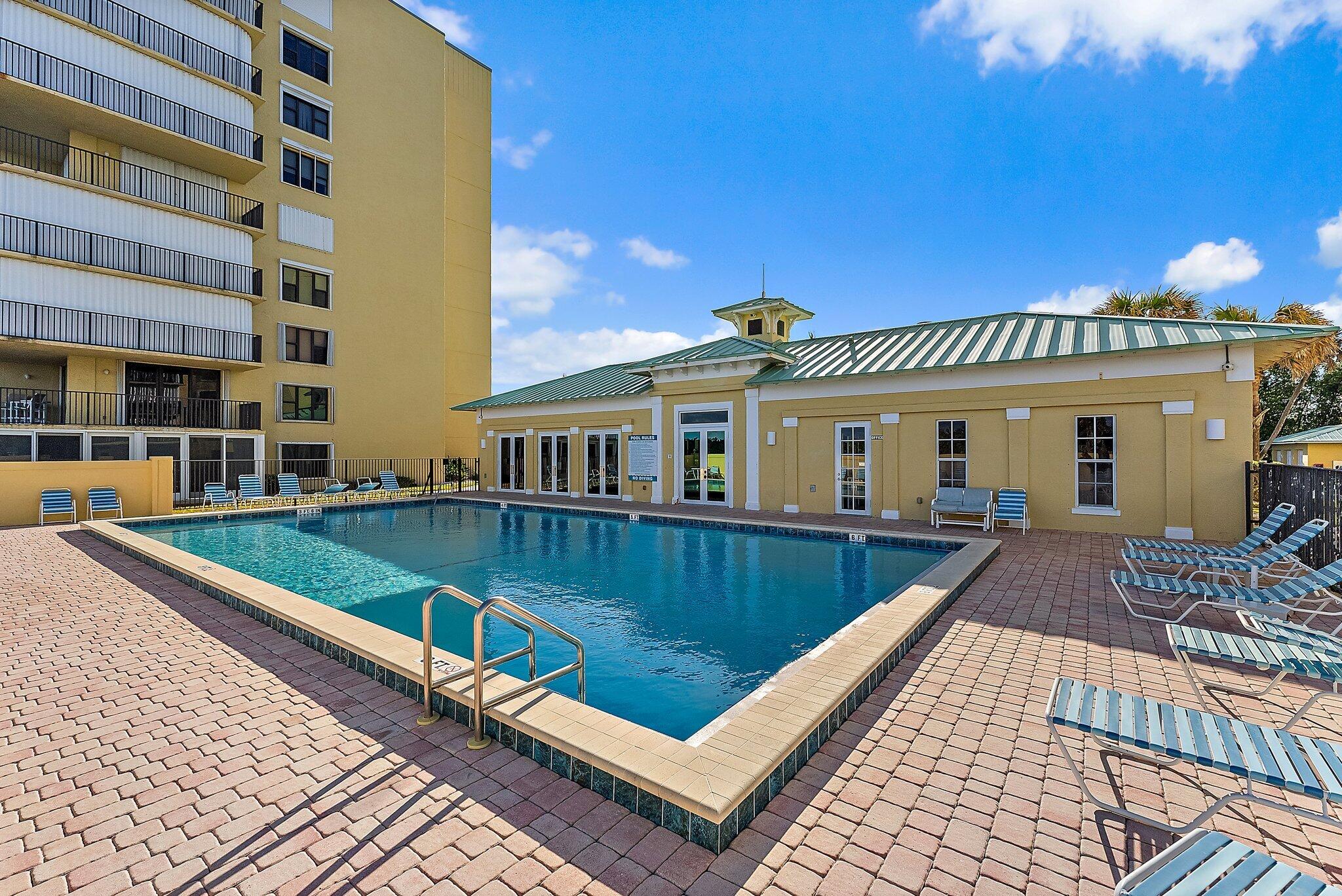 7370 S Ocean Drive 115 Property Photo 21