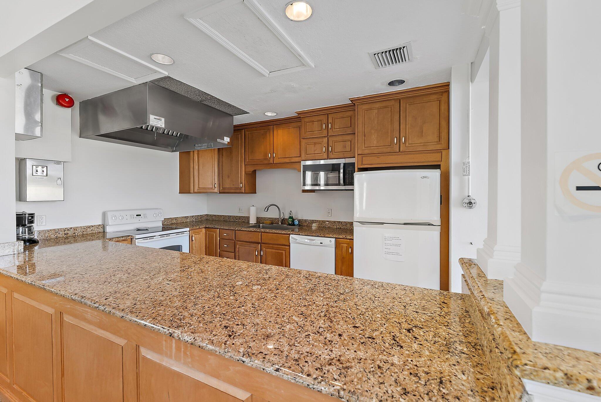 7370 S Ocean Drive 115 Property Photo 26