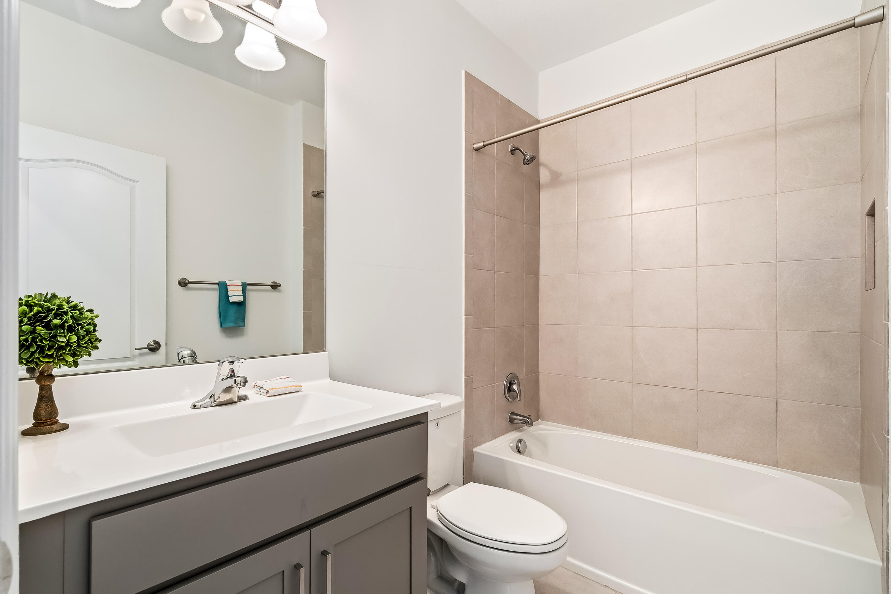 5323 Santa Maria Avenue Property Photo 17