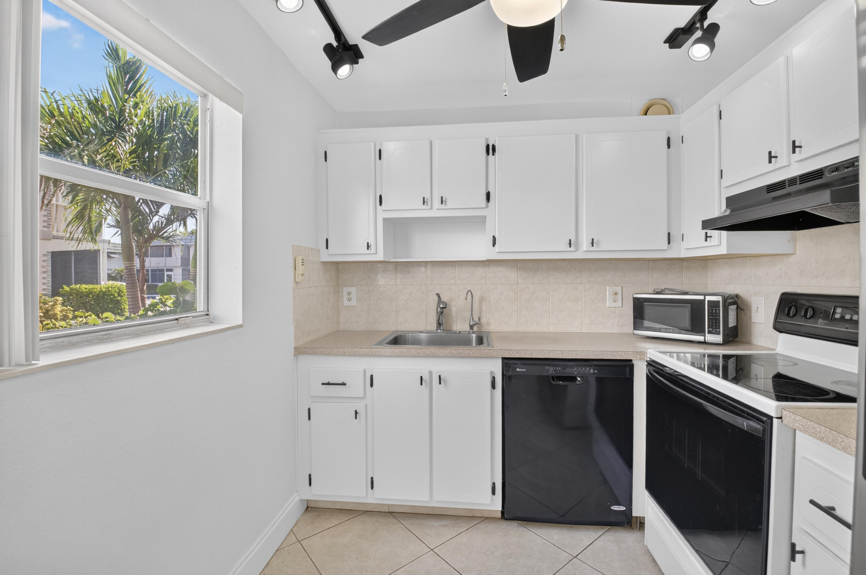 449 Monaco J Property Photo 9