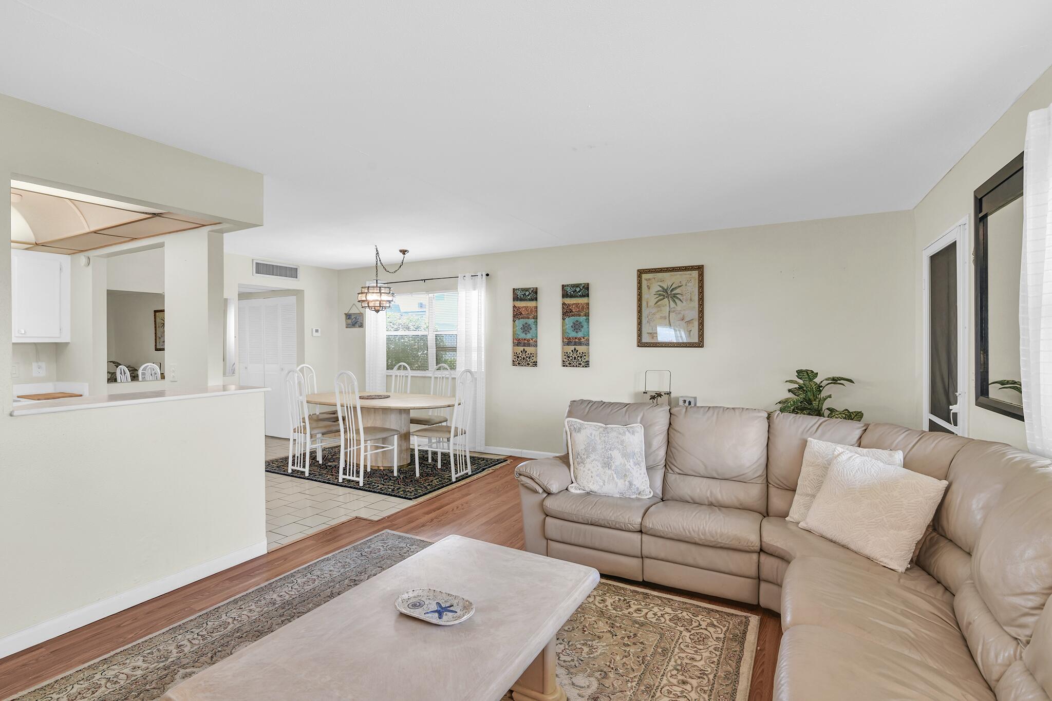 359 Saxony Trail H Property Photo 4