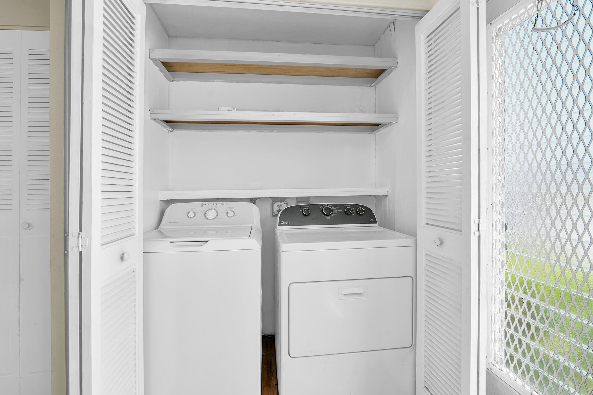 359 Saxony Trail H Property Photo 12